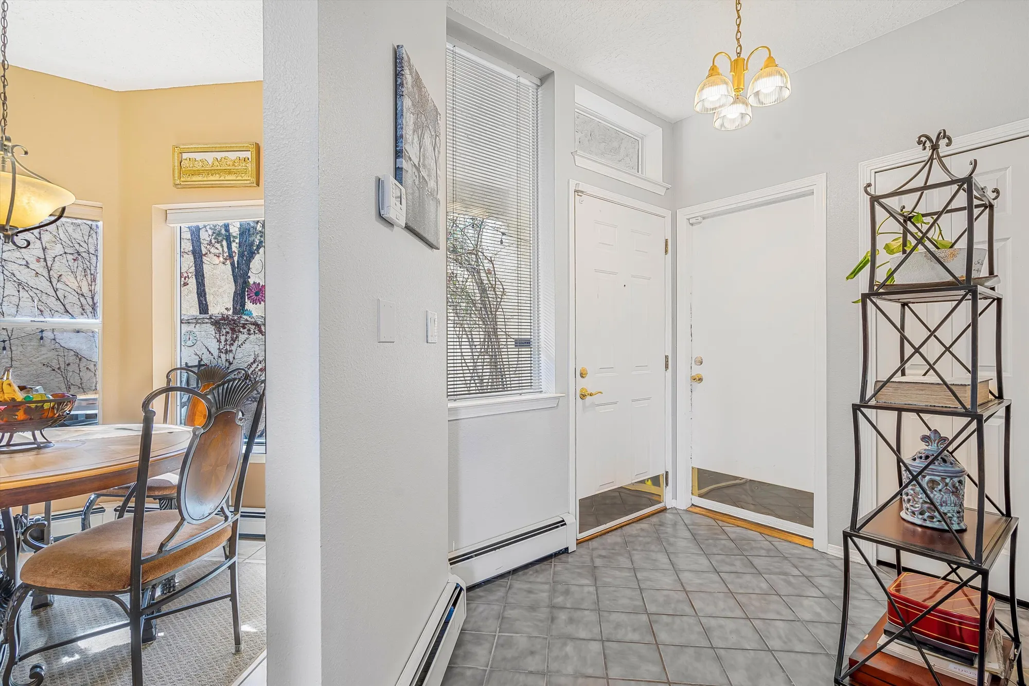 Property Slideshow image 5 of 68 | 582 eastlake dr, Rio Rancho, NM, 87124