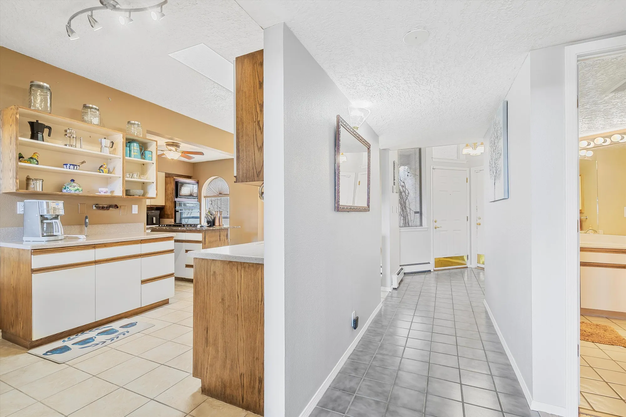 Property Slideshow image 6 of 68 | 582 eastlake dr, Rio Rancho, NM, 87124