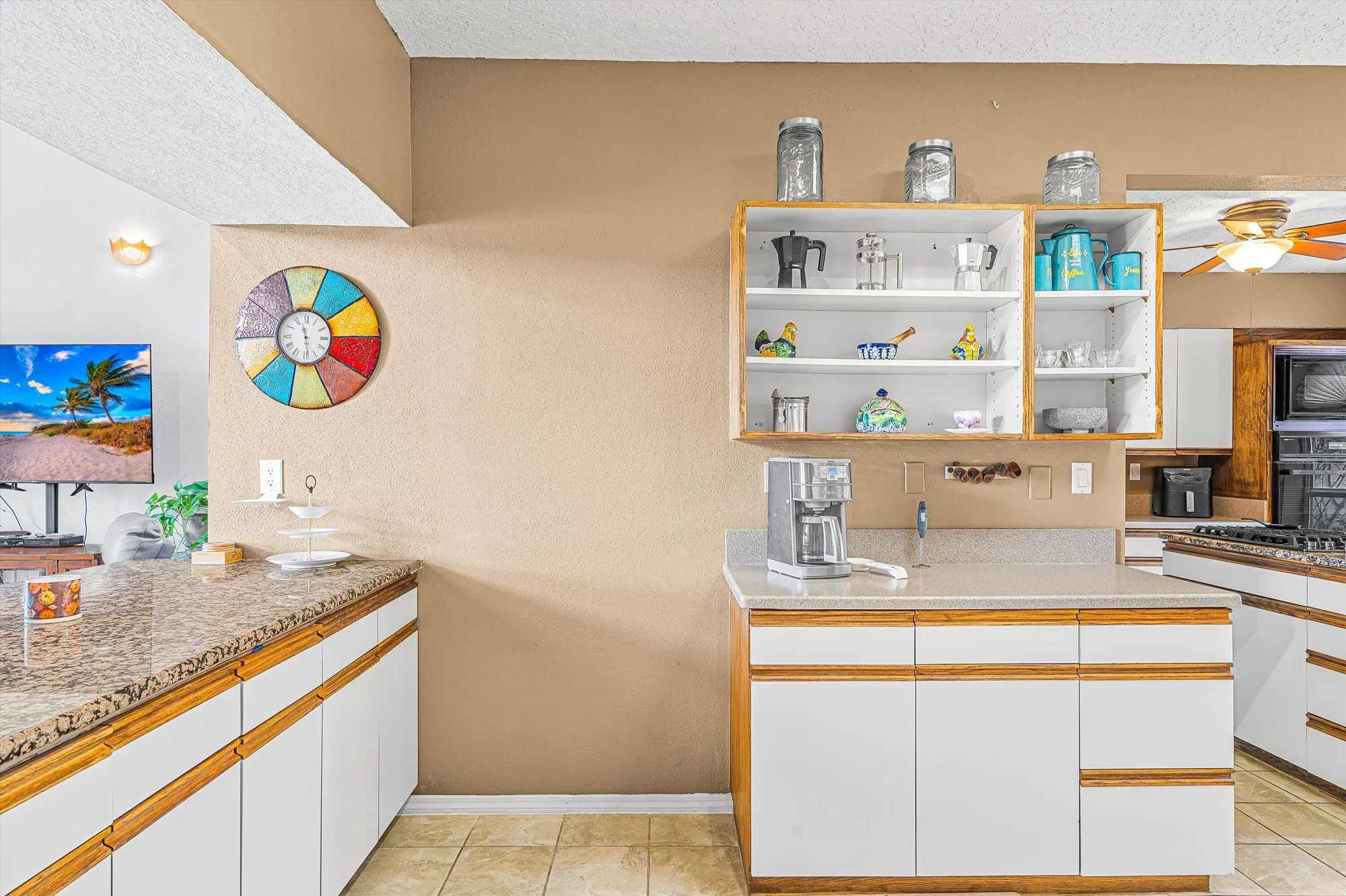 Property Slideshow image 9 of 68 | 582 eastlake dr, Rio Rancho, NM, 87124