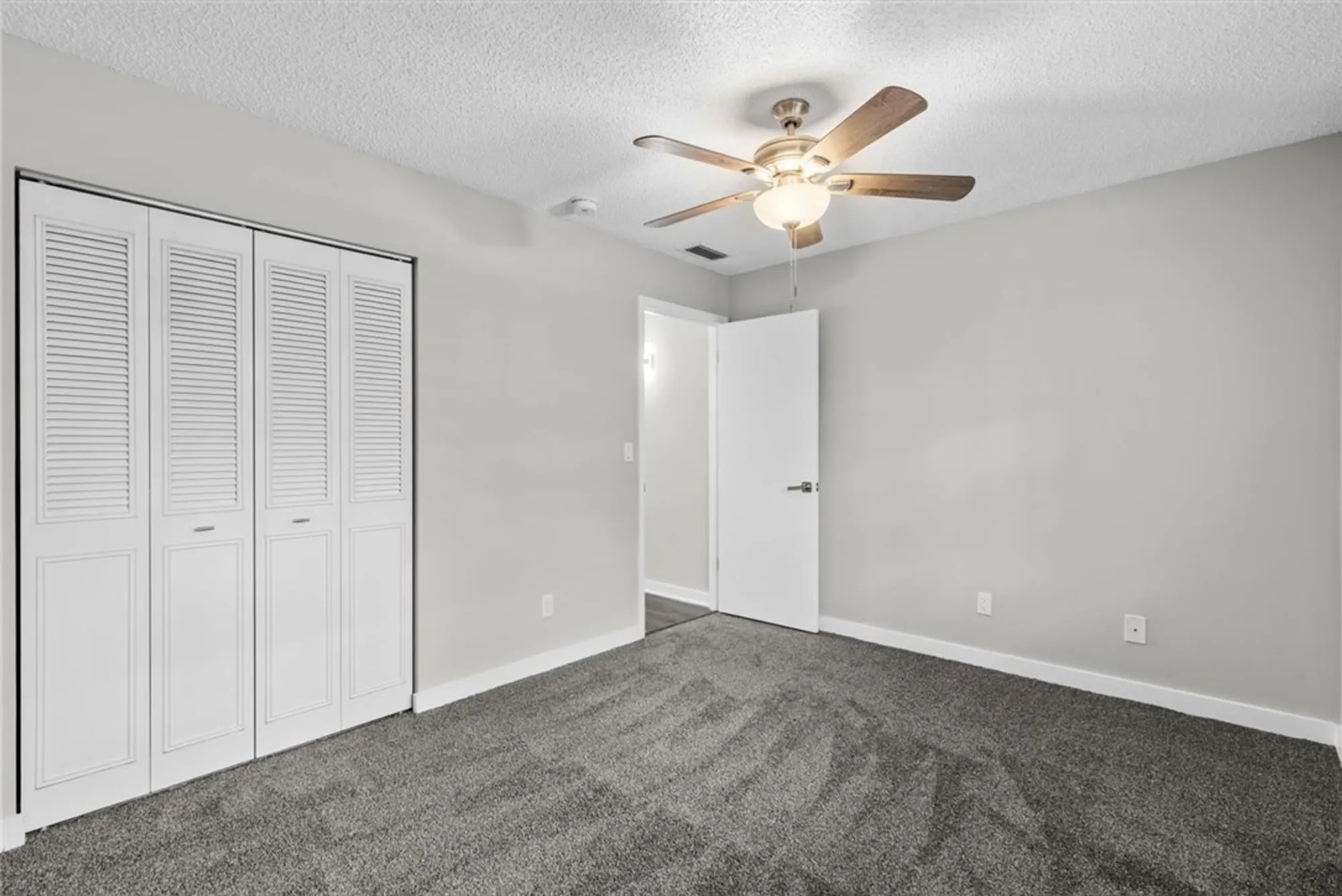 Property Slideshow image 16 of 35 | 8 vista gardens trl apt 201, Vero Beach, FL, 32962