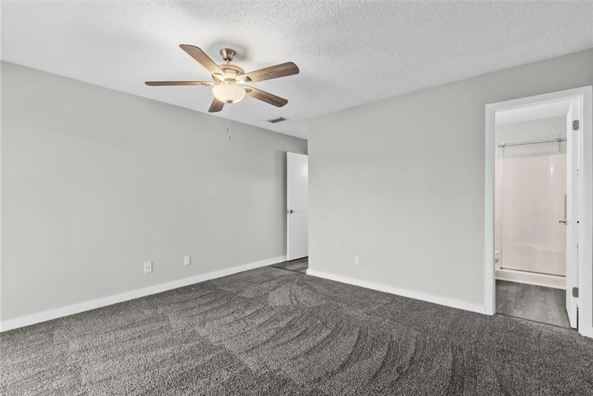 Property Slideshow image 13 of 35 | 8 vista gardens trl apt 201, Vero Beach, FL, 32962
