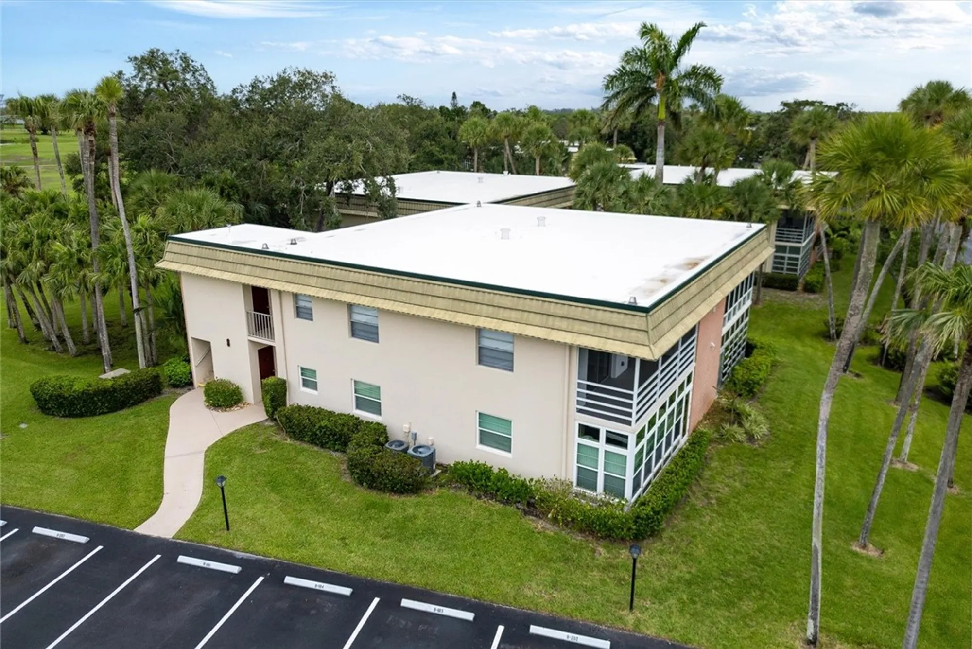 Property Slideshow image 21 of 35 | 8 vista gardens trl apt 201, Vero Beach, FL, 32962