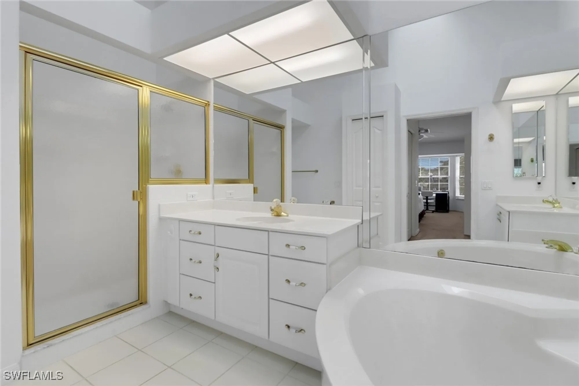 Property Slideshow image 14 of 26 | 6180 reserve cir 203, Naples, FL, 34119