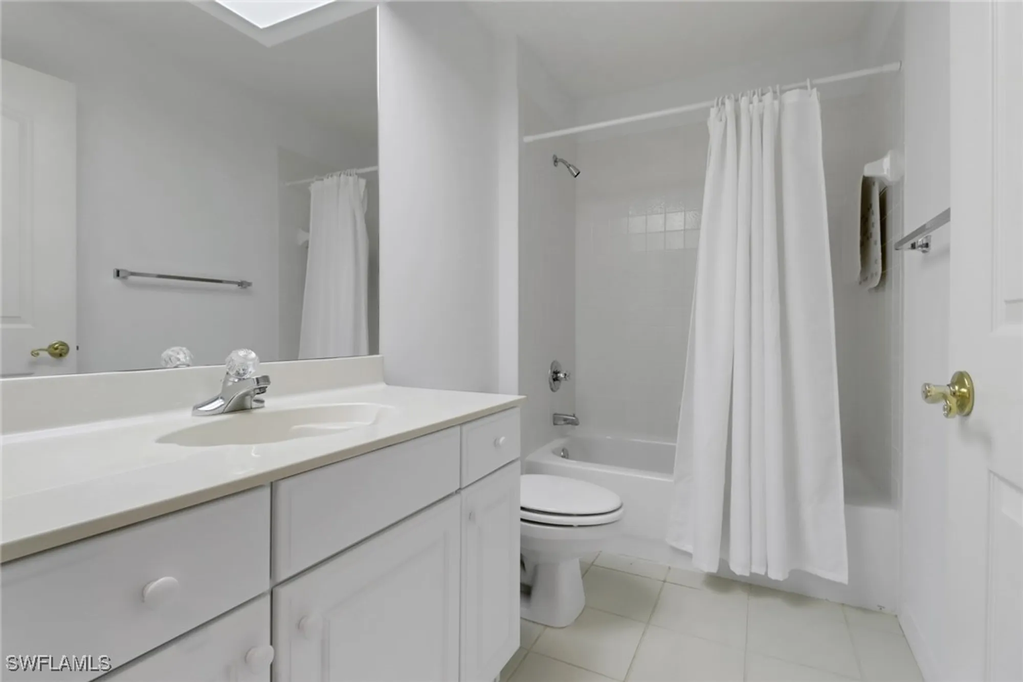 Property Slideshow image 19 of 26 | 6180 reserve cir 203, Naples, FL, 34119