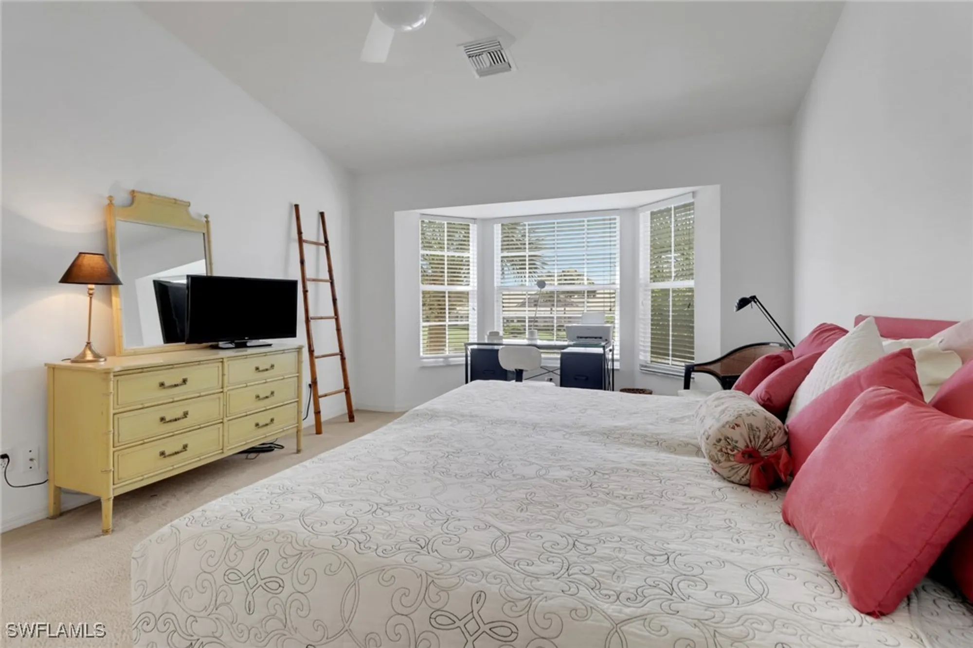 Property Slideshow image 11 of 26 | 6180 reserve cir 203, Naples, FL, 34119