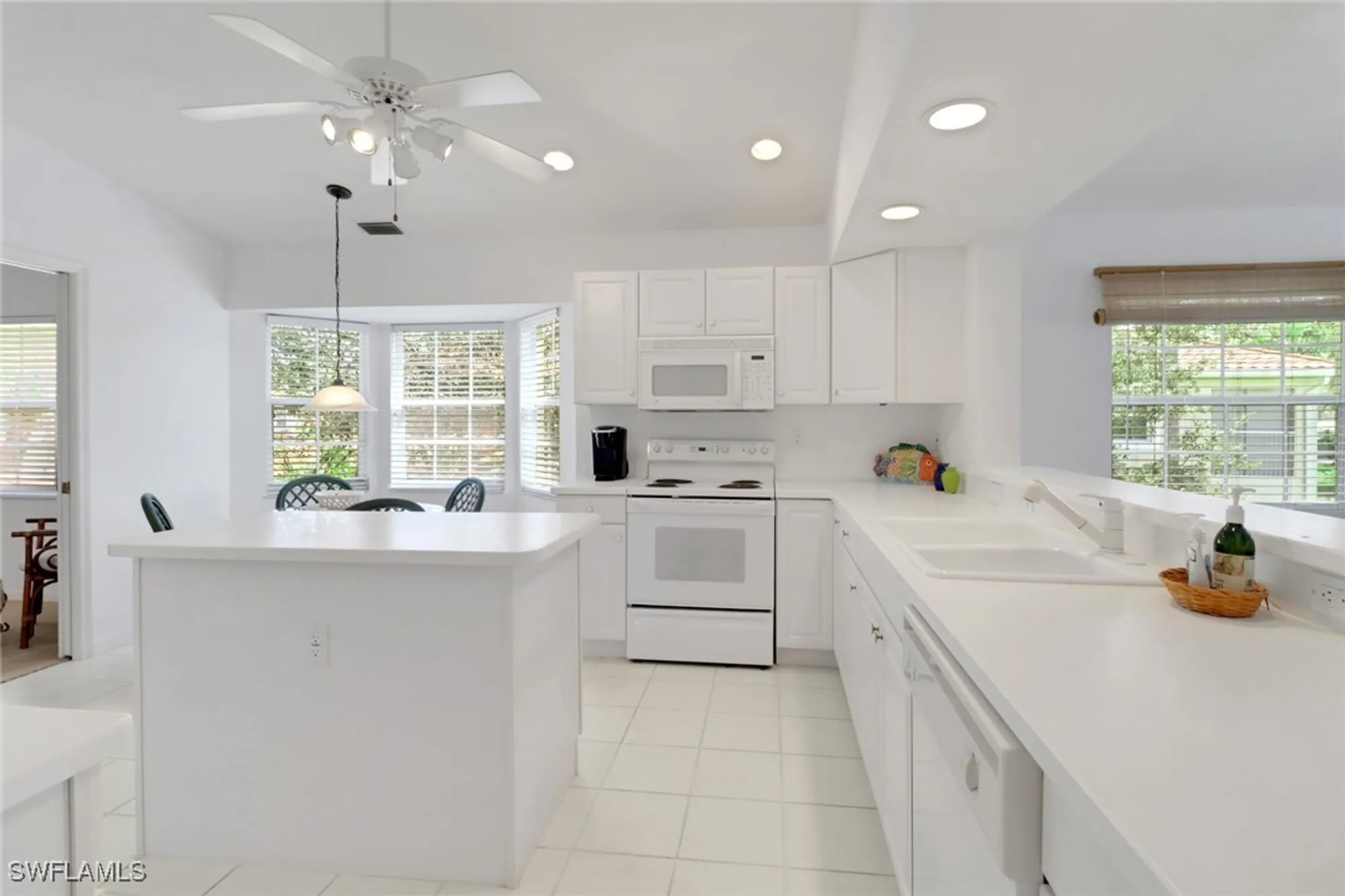 Property Slideshow image 5 of 26 | 6180 reserve cir 203, Naples, FL, 34119
