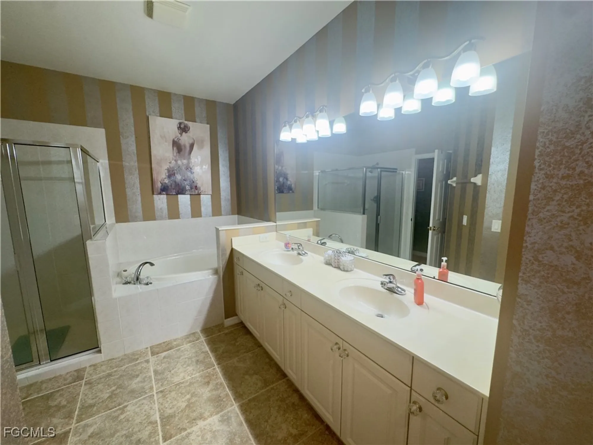 Property Slideshow image 18 of 33 | 10684 avila cir, Fort Myers, FL, 33913