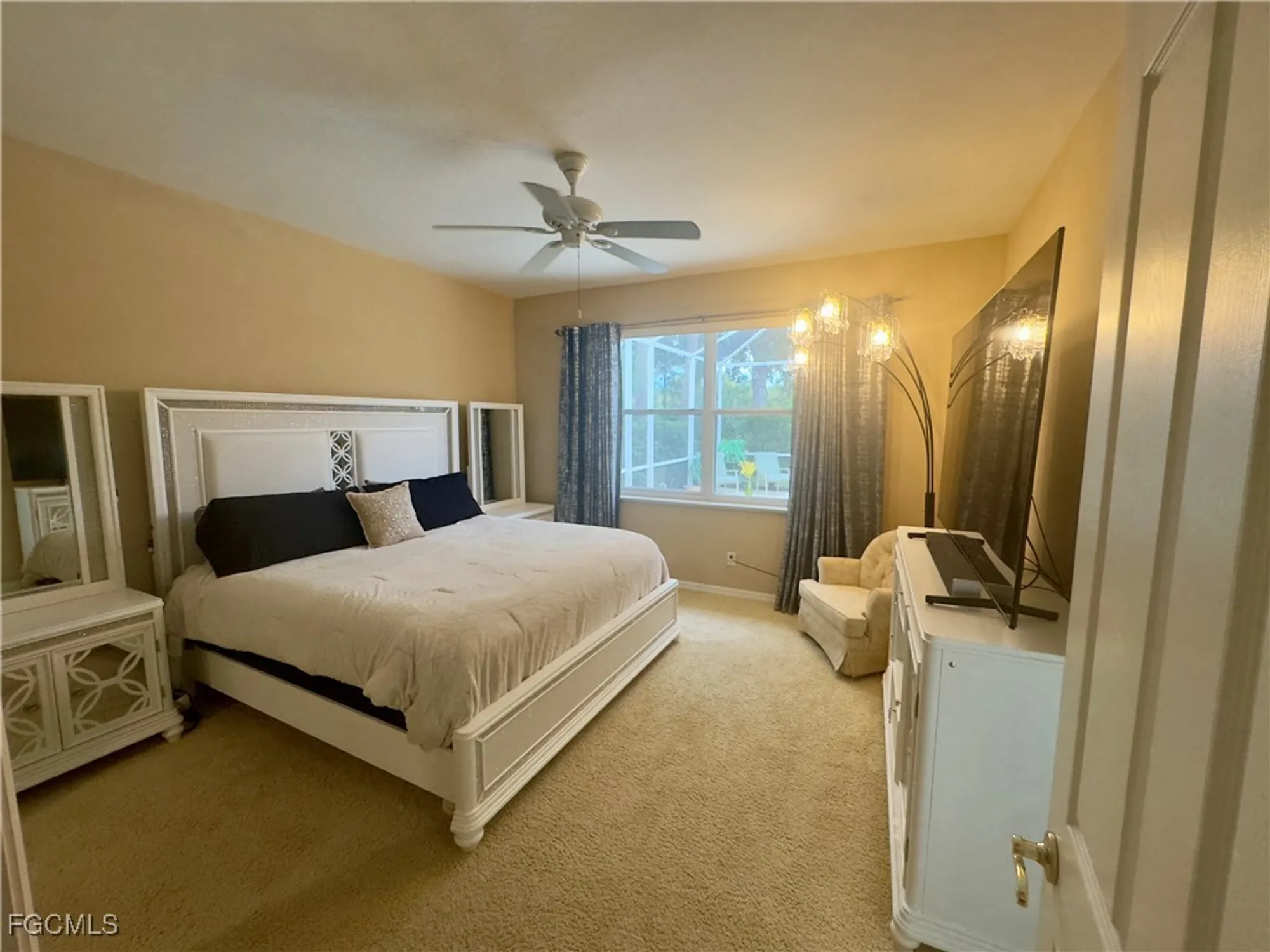 Property Slideshow image 13 of 33 | 10684 avila cir, Fort Myers, FL, 33913