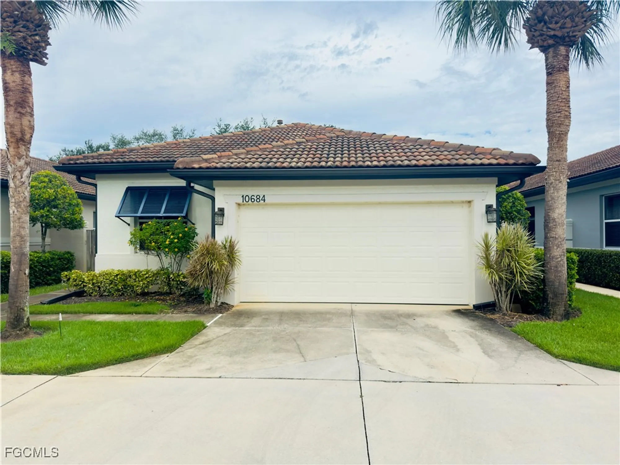Property Slideshow image 2 of 33 | 10684 avila cir, Fort Myers, FL, 33913