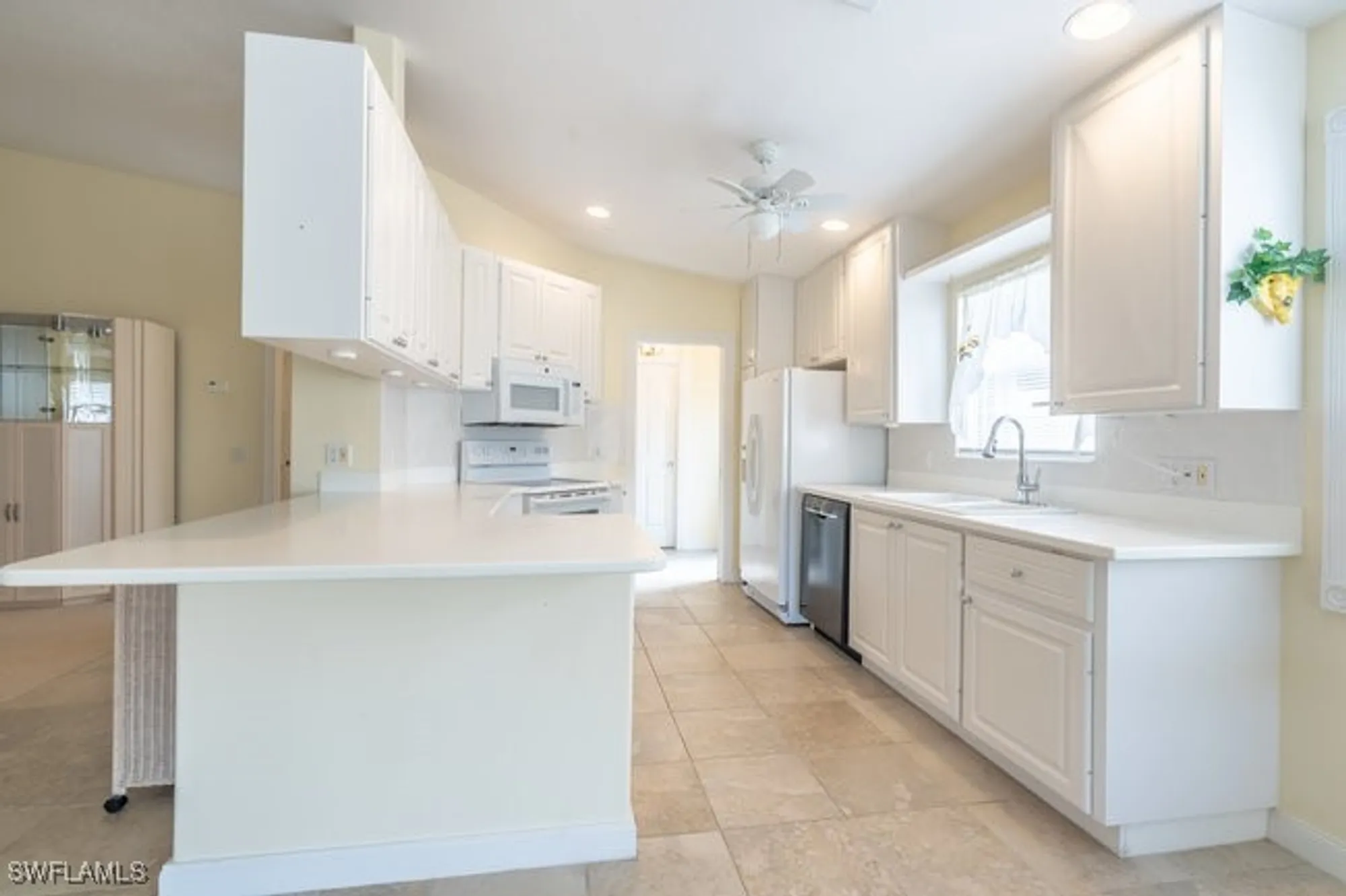 Property Slideshow image 12 of 33 | 7630 novara ct, Naples, FL, 34114