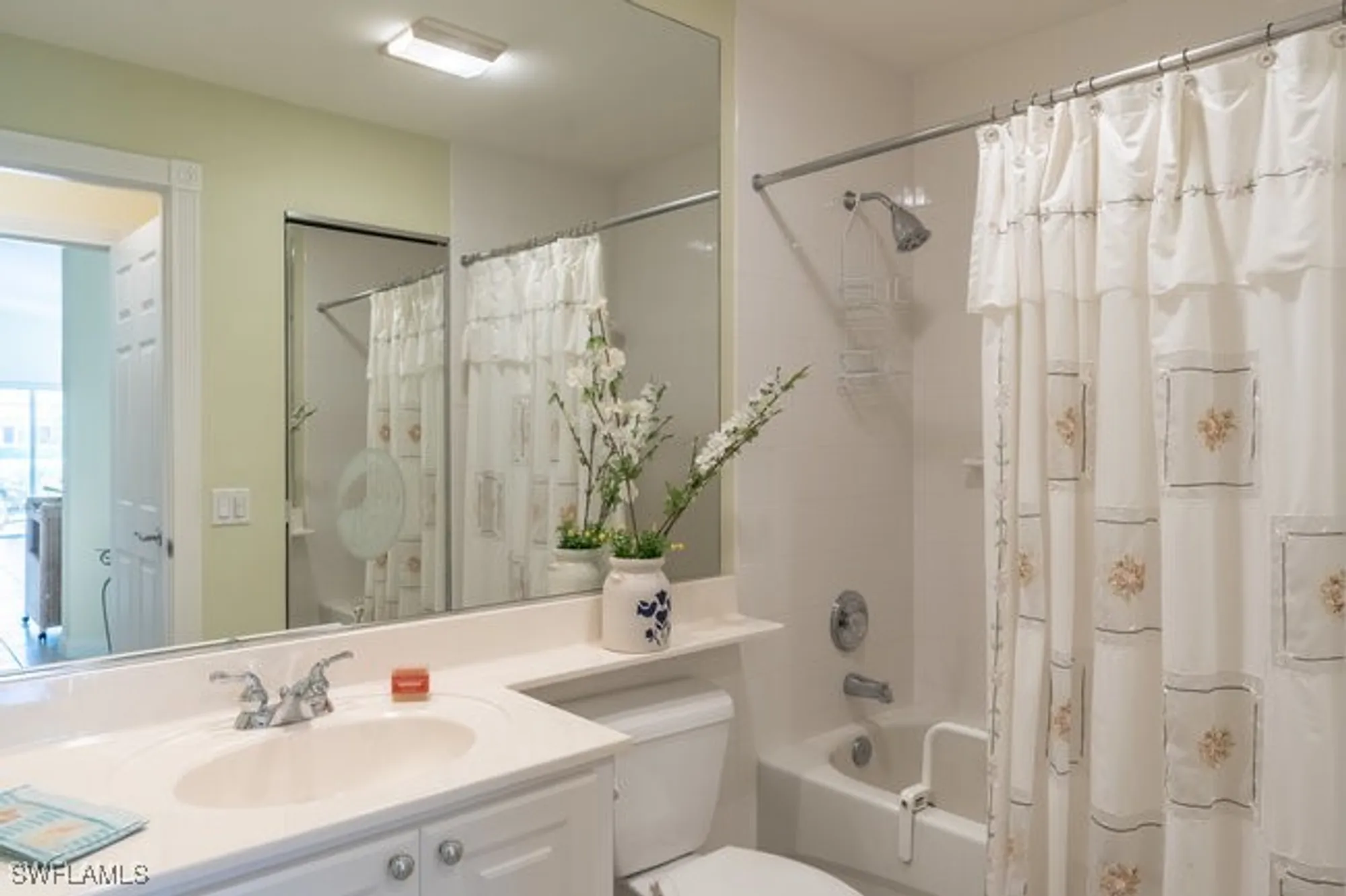 Property Slideshow image 23 of 33 | 7630 novara ct, Naples, FL, 34114