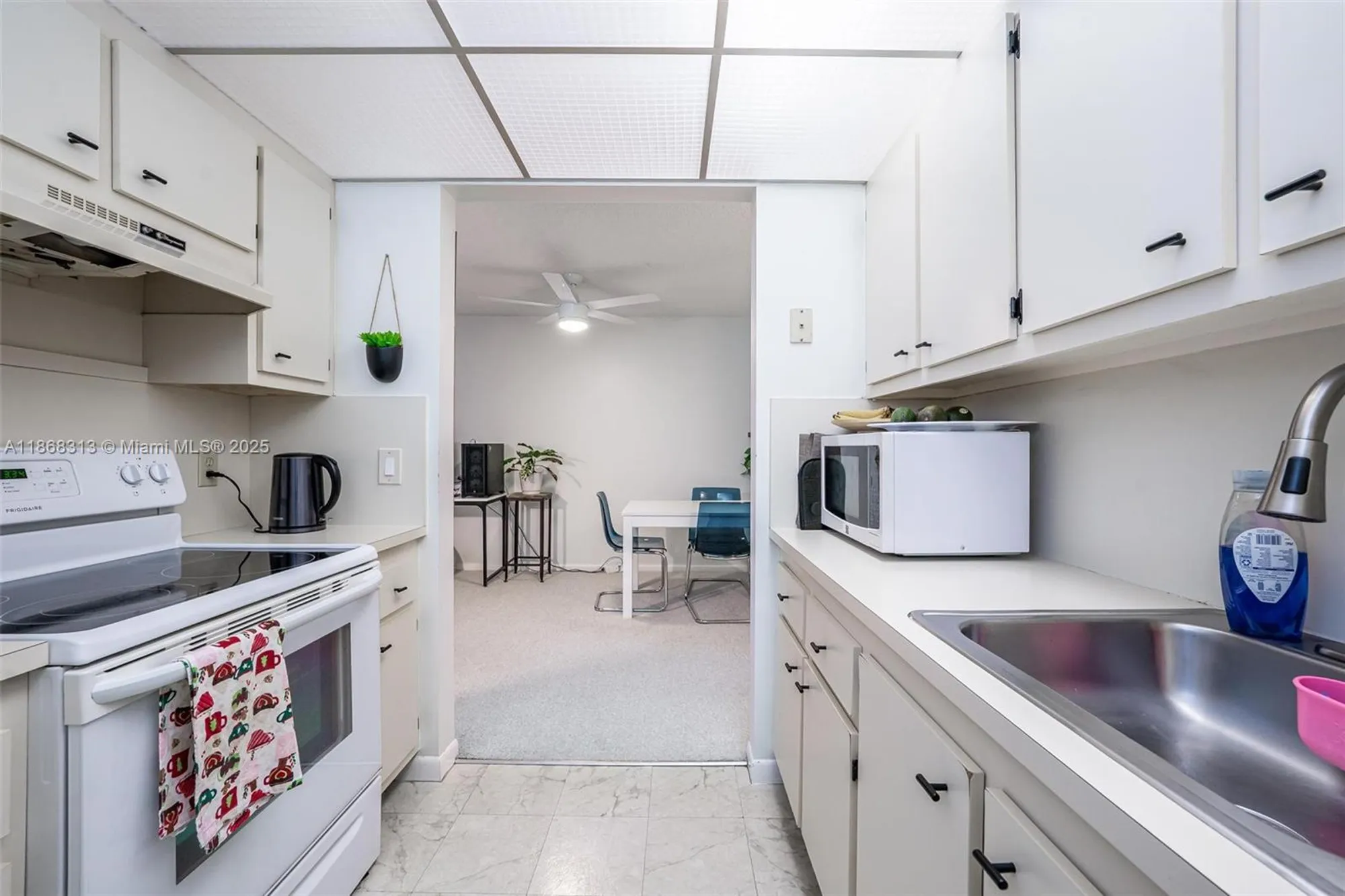 Property Slideshow image 12 of 24 | 13255 sw 7th ct 403d, Pembroke Pines, FL, 33027