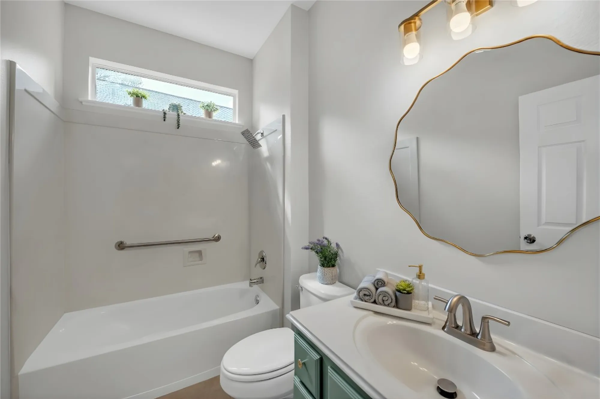 Property Slideshow image 15 of 20 | 134 whispering wind dr, Georgetown, TX, 78633