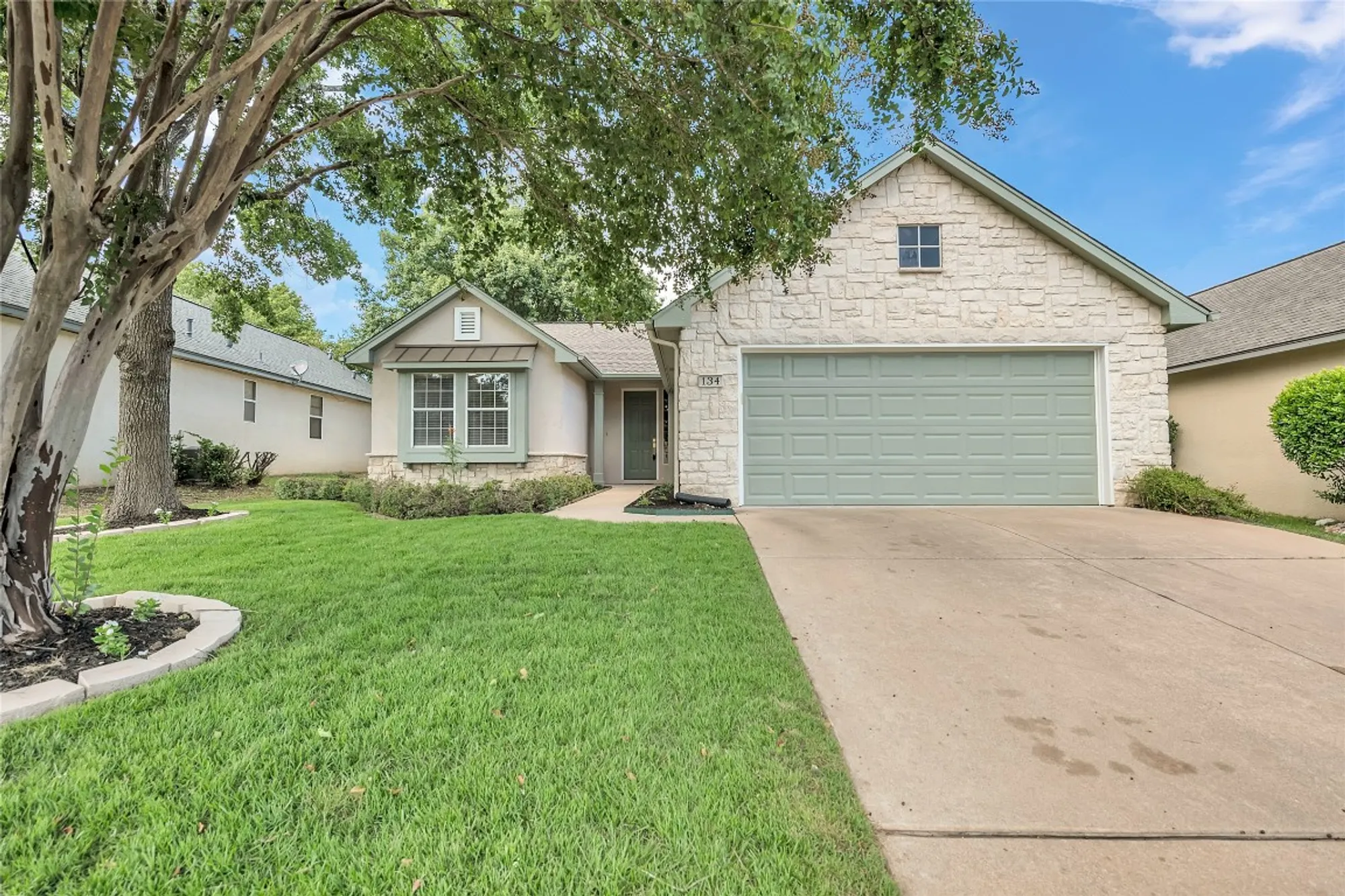 Property Slideshow image 1 of 20 | 134 whispering wind dr, Georgetown, TX, 78633
