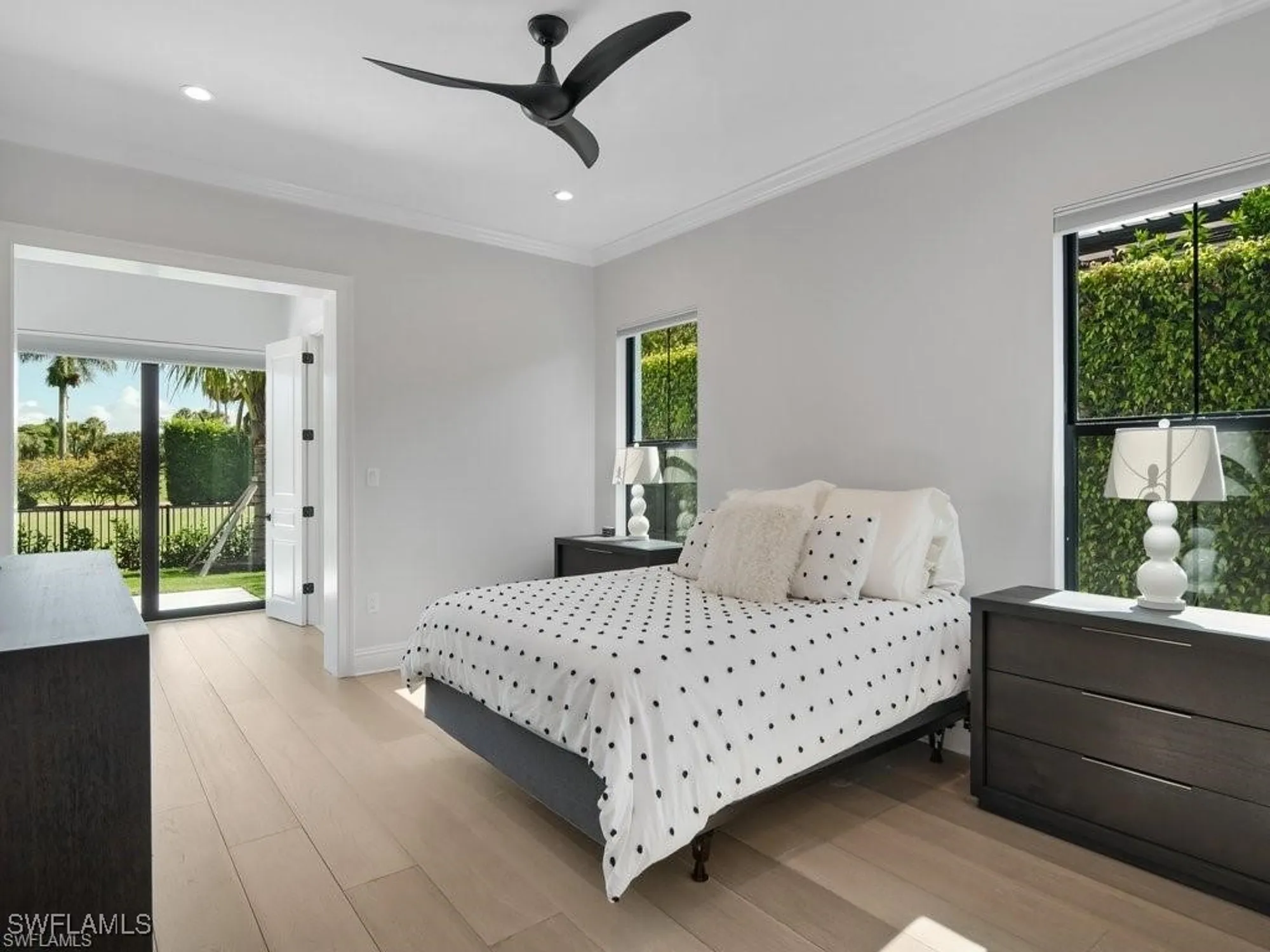 Property Slideshow image 19 of 28 | 695 wedge dr, Naples, FL, 34103