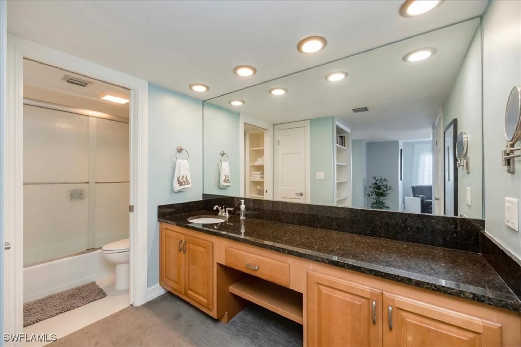 Property Slideshow image 14 of 28 | 3483 gulf shore blvd 604, Naples, FL, 34103