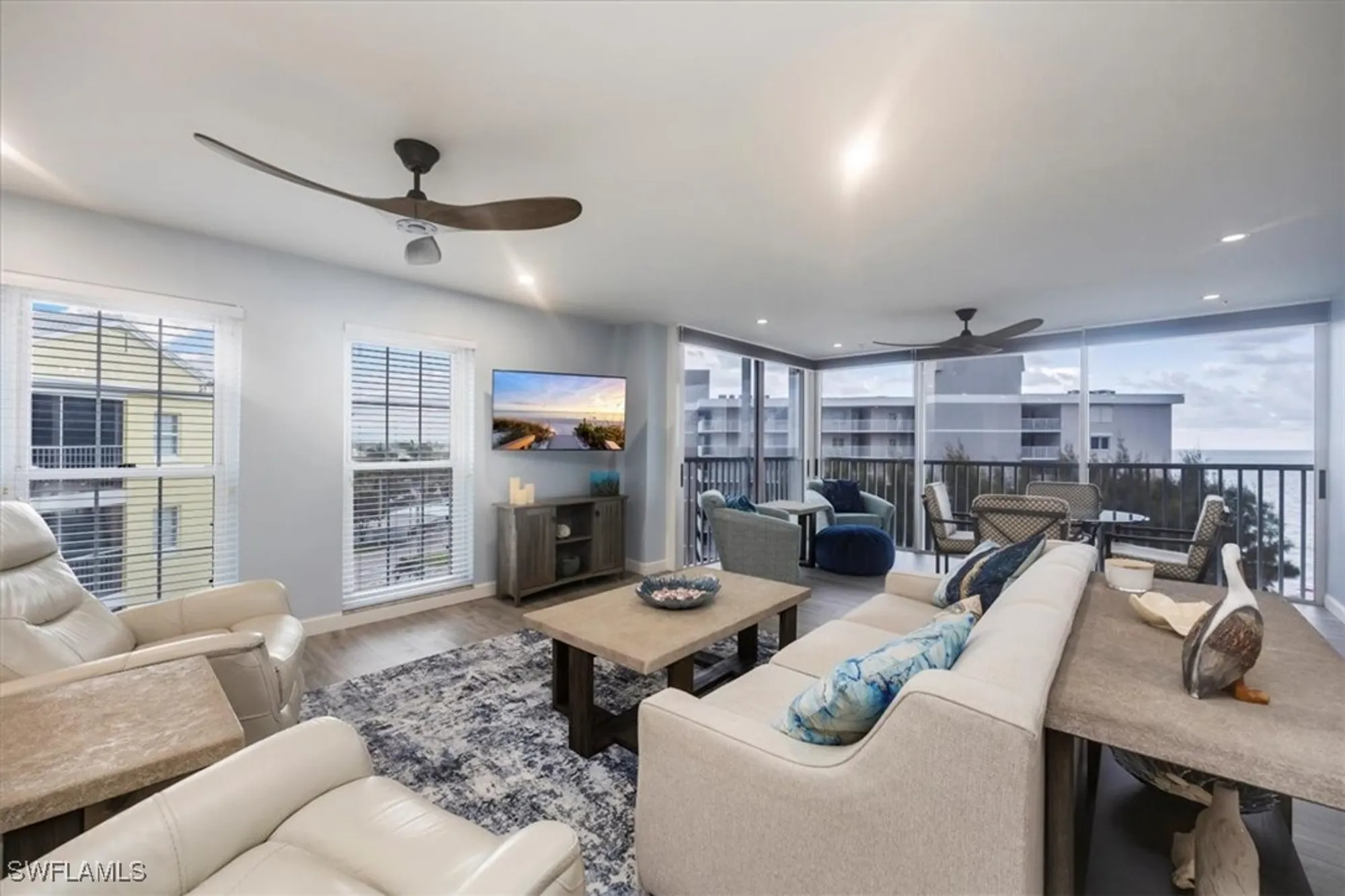 Property Slideshow image 18 of 28 | 3483 gulf shore blvd 604, Naples, FL, 34103