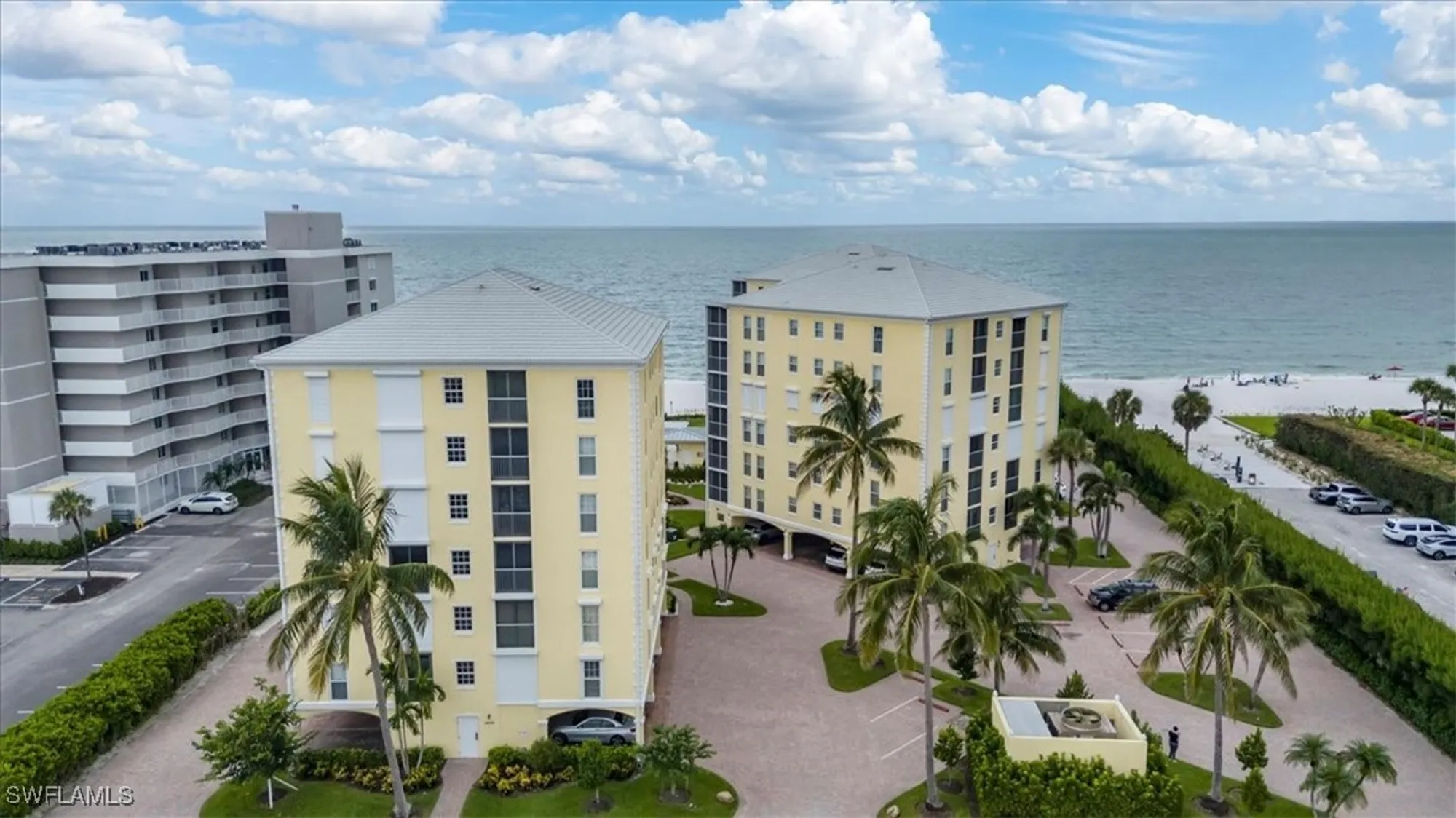 Property Slideshow image 19 of 28 | 3483 gulf shore blvd 604, Naples, FL, 34103