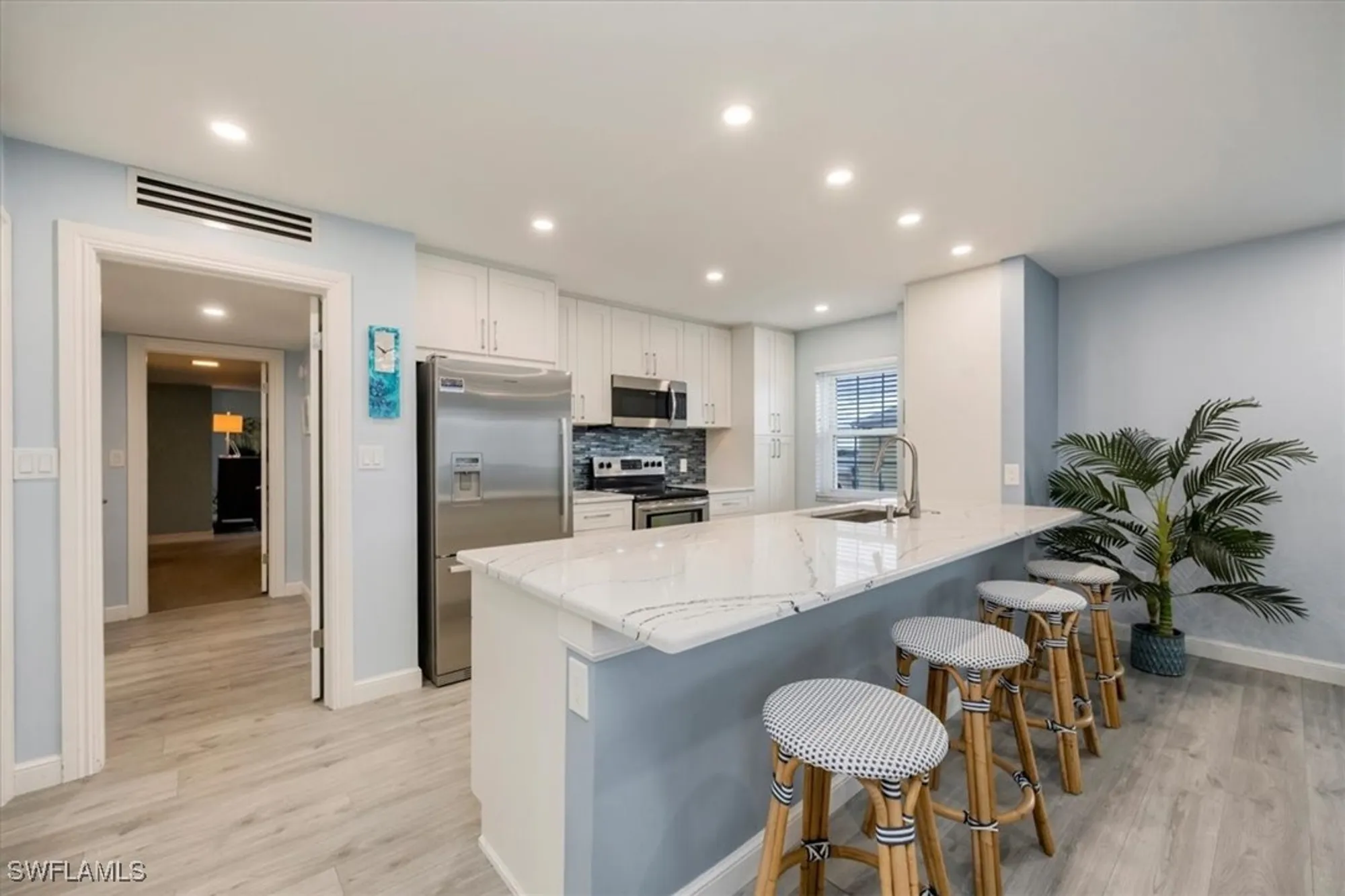 Property Slideshow image 1 of 28 | 3483 gulf shore blvd 604, Naples, FL, 34103