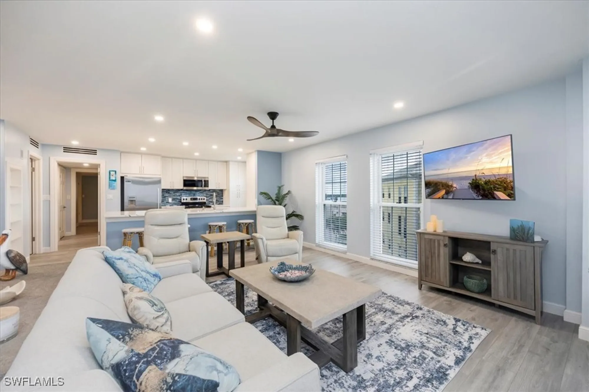 Property Slideshow image 21 of 28 | 3483 gulf shore blvd 604, Naples, FL, 34103