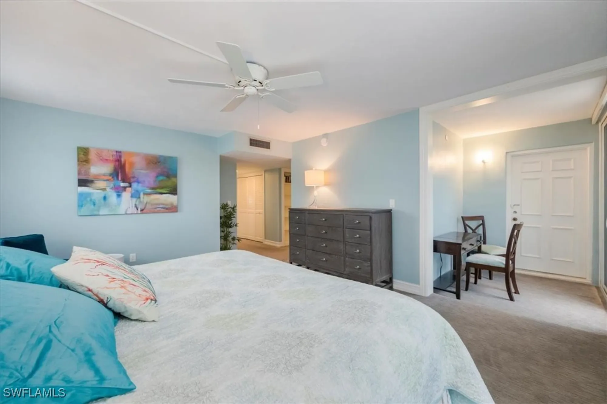 Property Slideshow image 9 of 28 | 3483 gulf shore blvd 604, Naples, FL, 34103