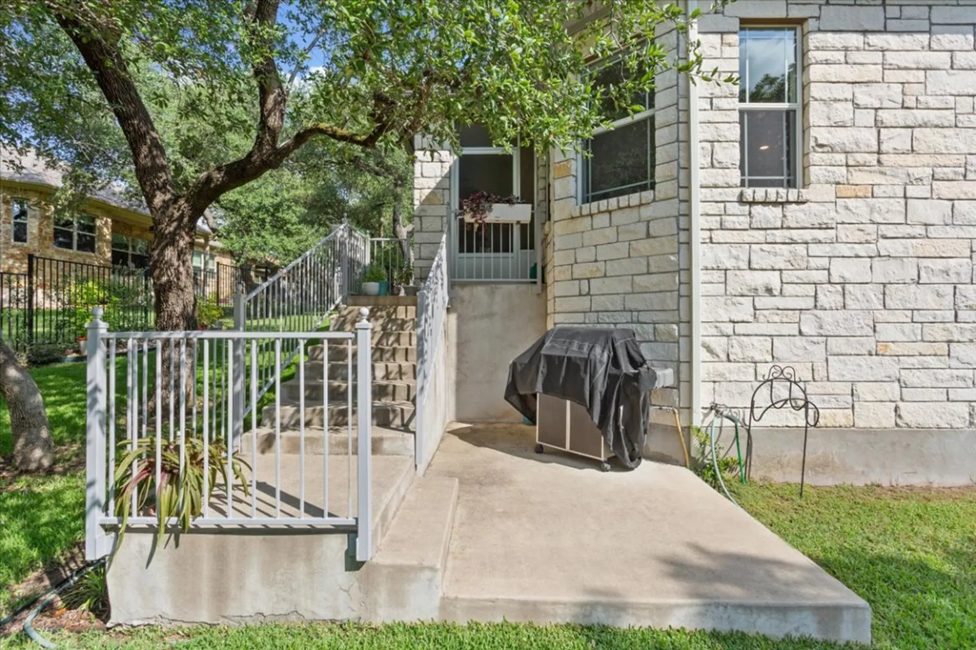 Property Slideshow image 34 of 40 | 116 hacienda heights cv, Georgetown, TX, 78633