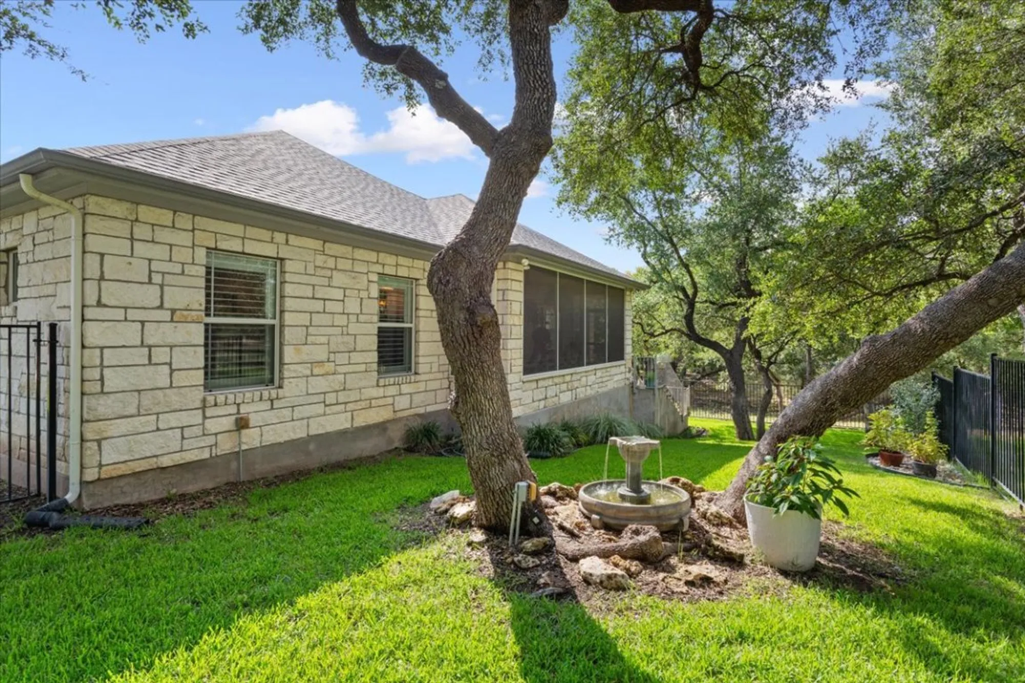 Property Slideshow image 35 of 40 | 116 hacienda heights cv, Georgetown, TX, 78633