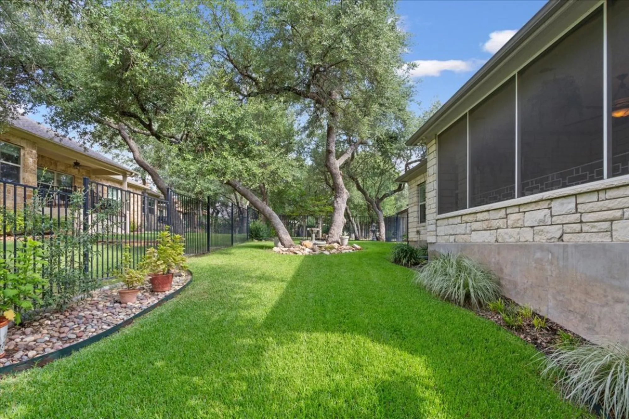 Property Slideshow image 36 of 40 | 116 hacienda heights cv, Georgetown, TX, 78633