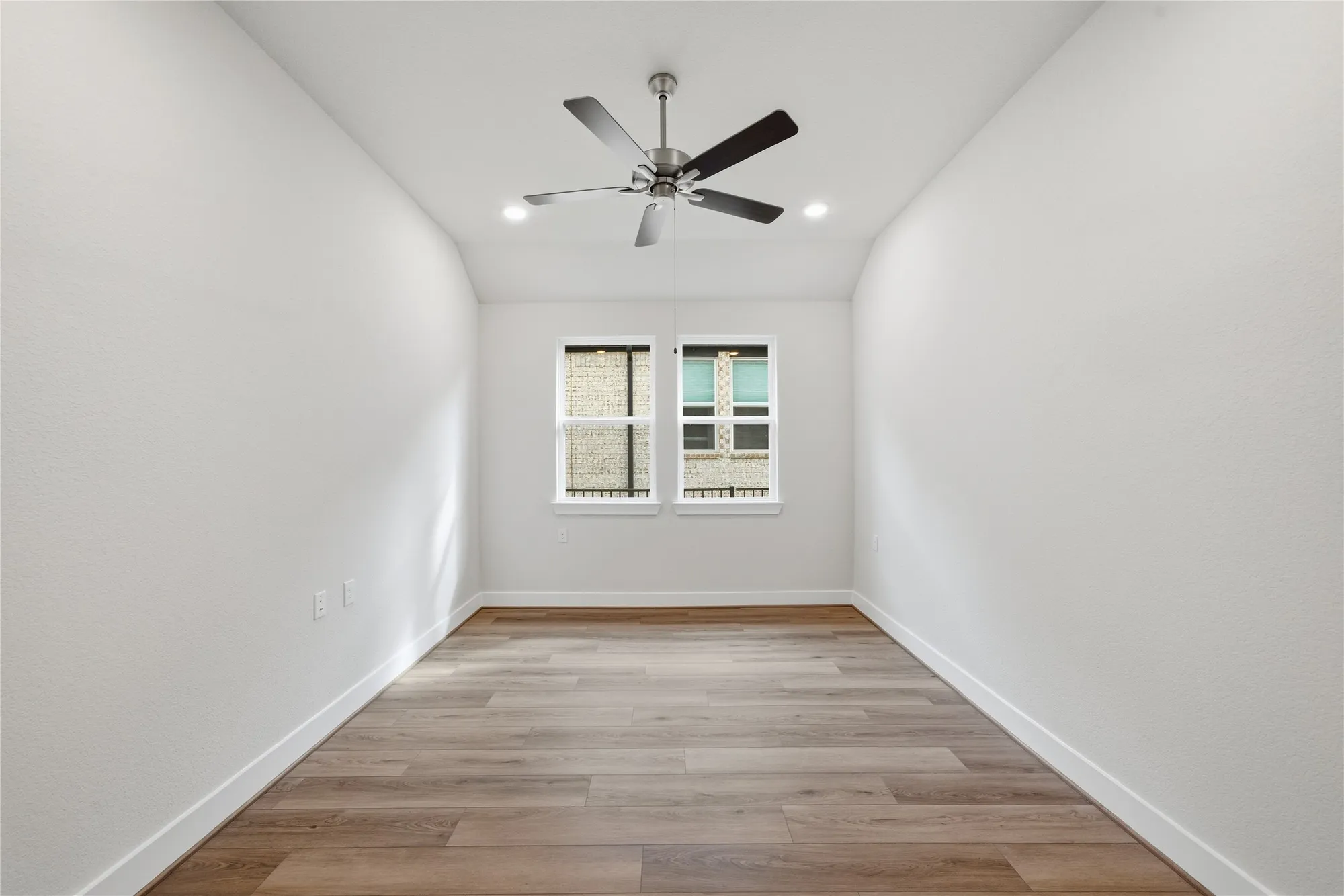 Property Slideshow image 14 of 43 | 10026 larkin cv, Willis, TX, 77318