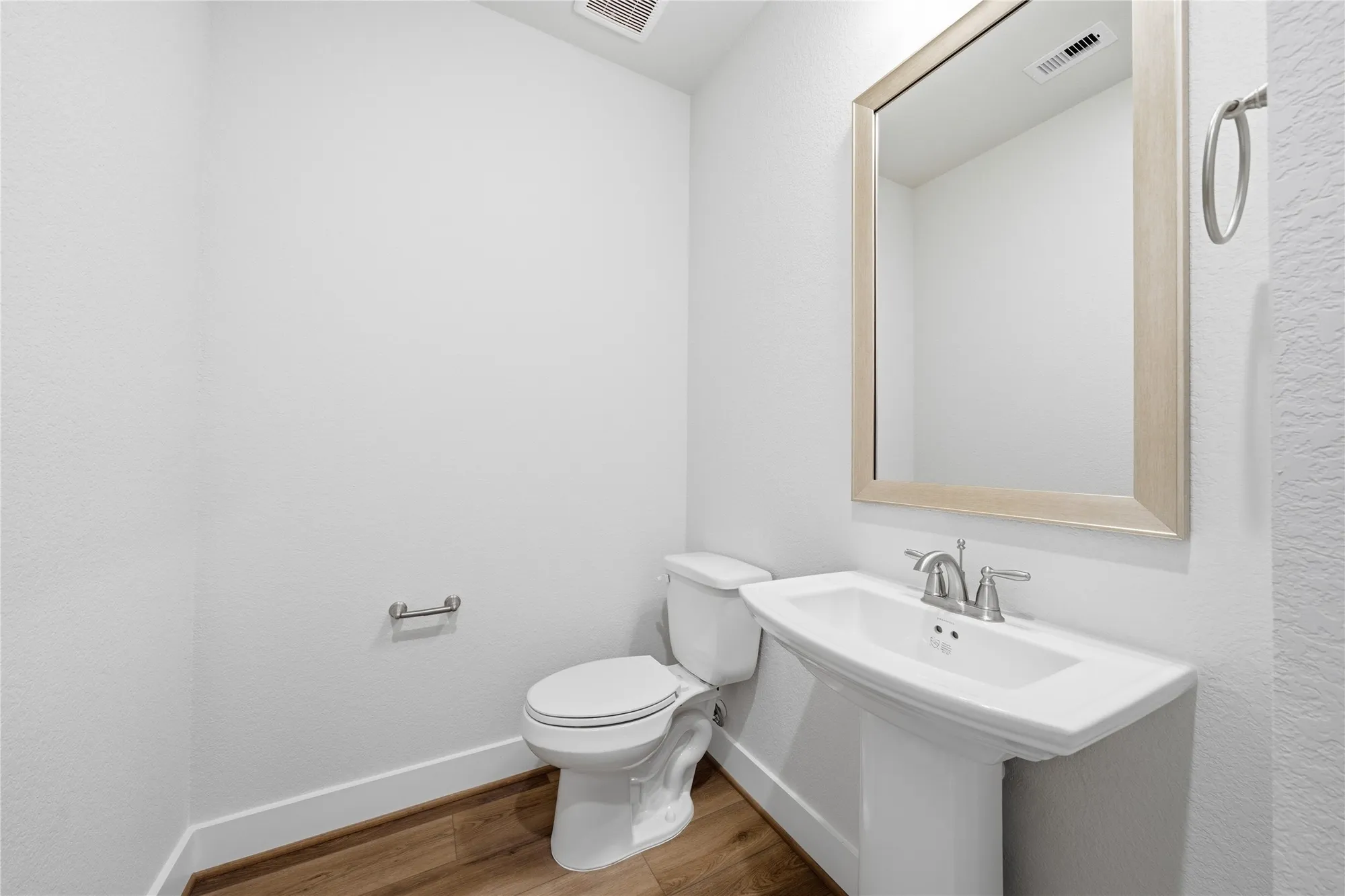 Property Slideshow image 28 of 43 | 10026 larkin cv, Willis, TX, 77318