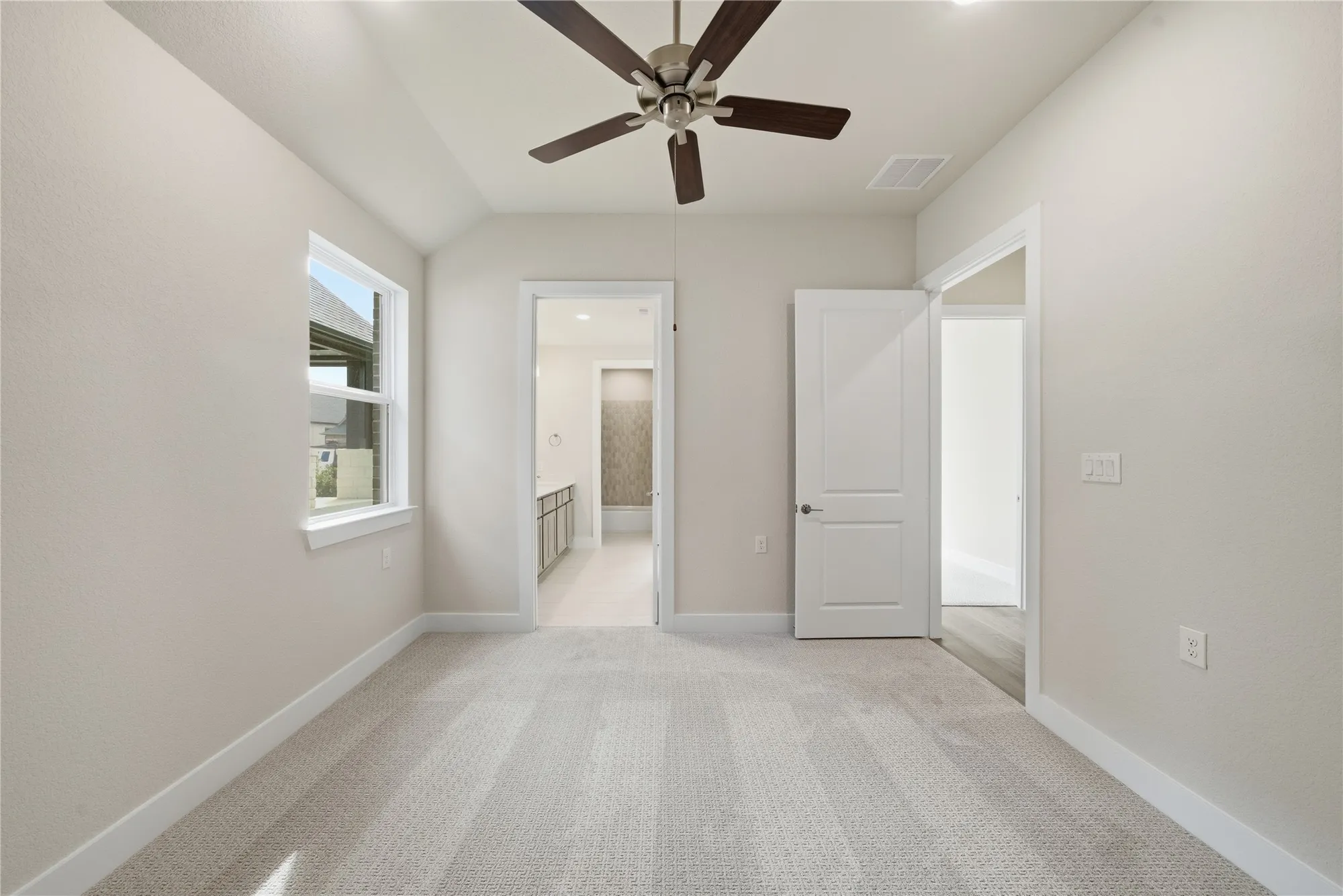 Property Slideshow image 20 of 43 | 10026 larkin cv, Willis, TX, 77318