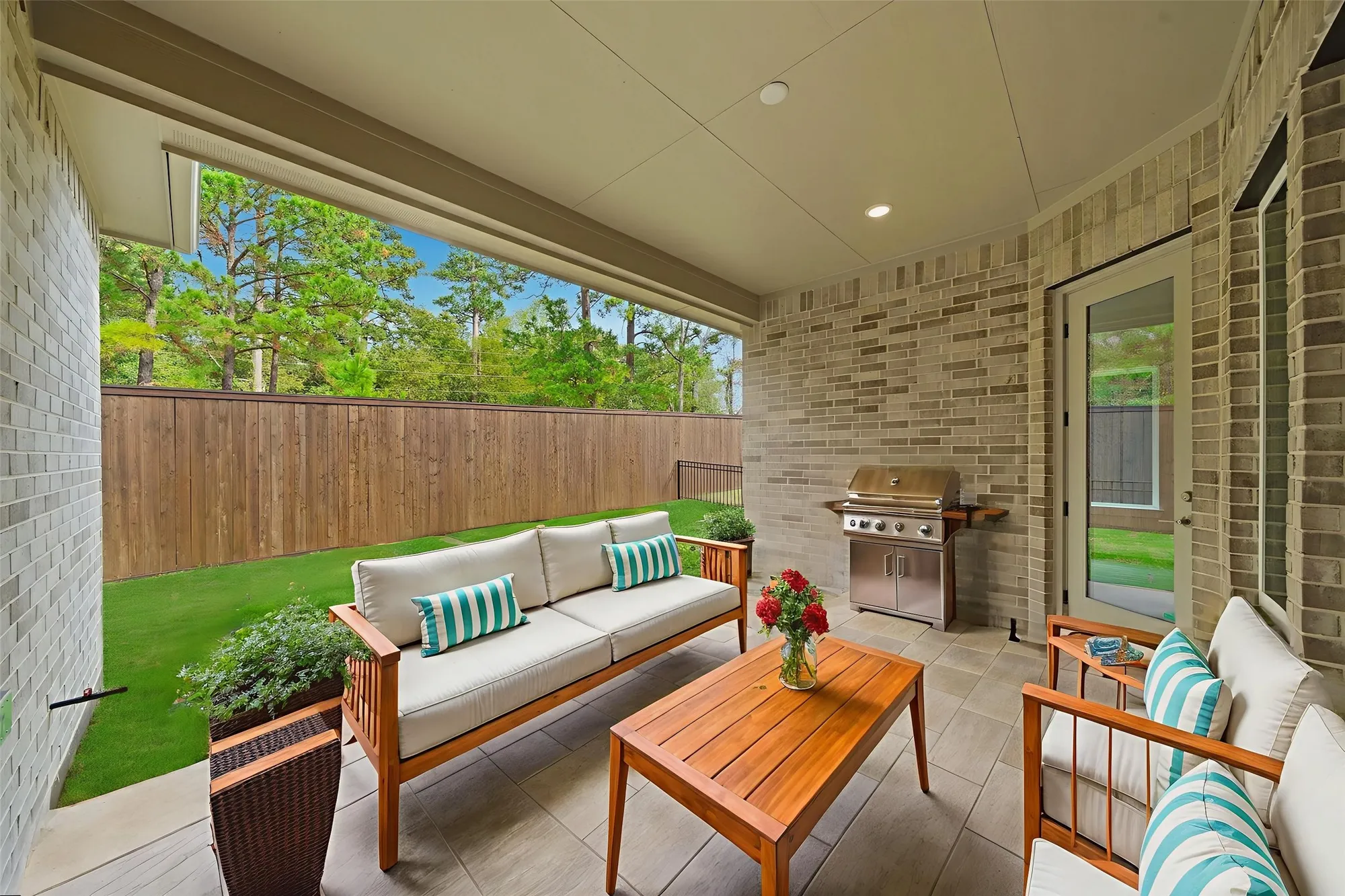 Property Slideshow image 31 of 43 | 10026 larkin cv, Willis, TX, 77318