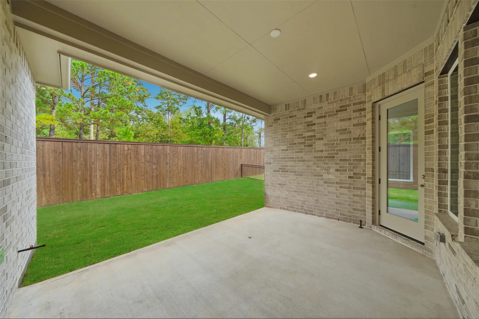 Property Slideshow image 32 of 43 | 10026 larkin cv, Willis, TX, 77318