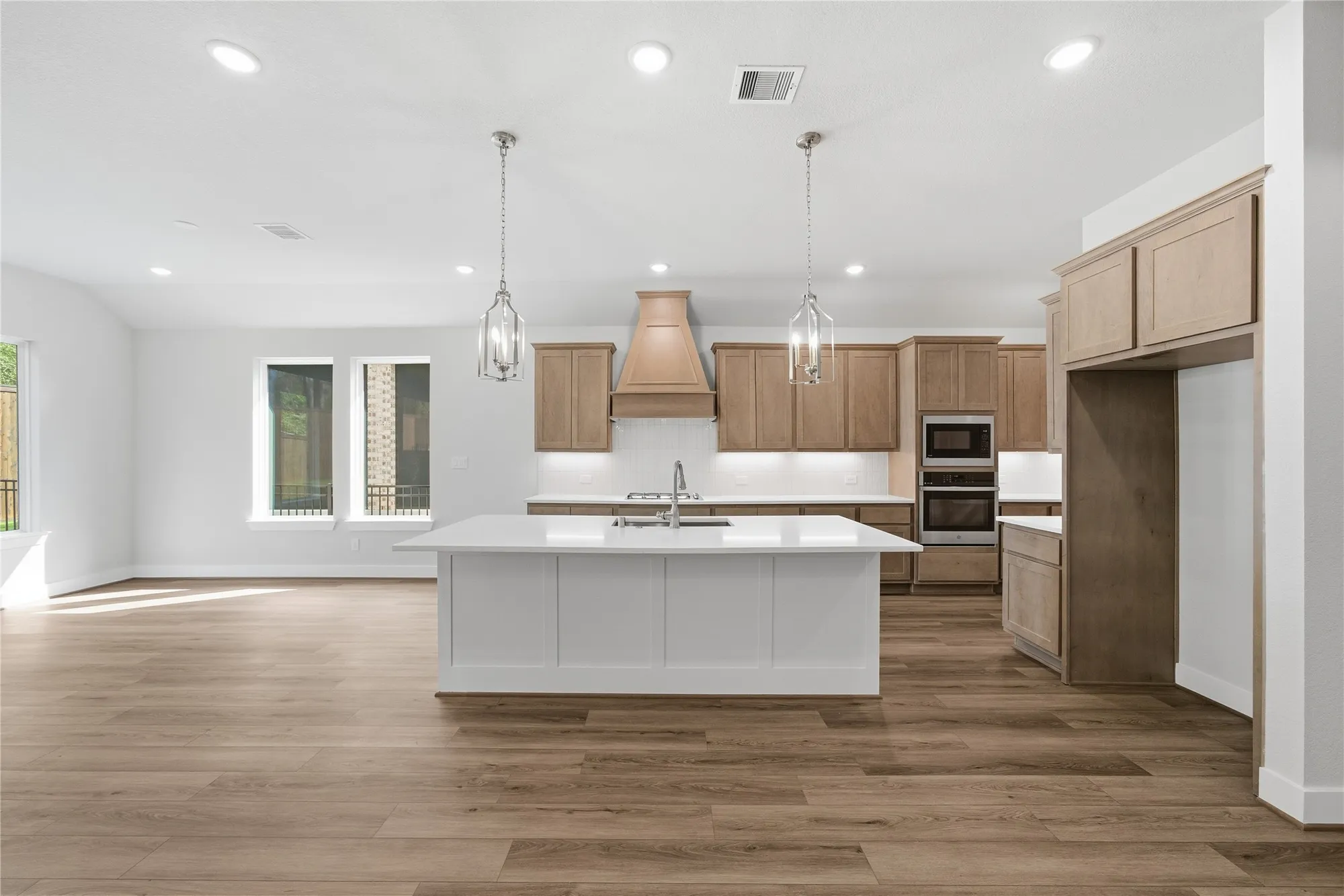 Property Slideshow image 9 of 43 | 10026 larkin cv, Willis, TX, 77318