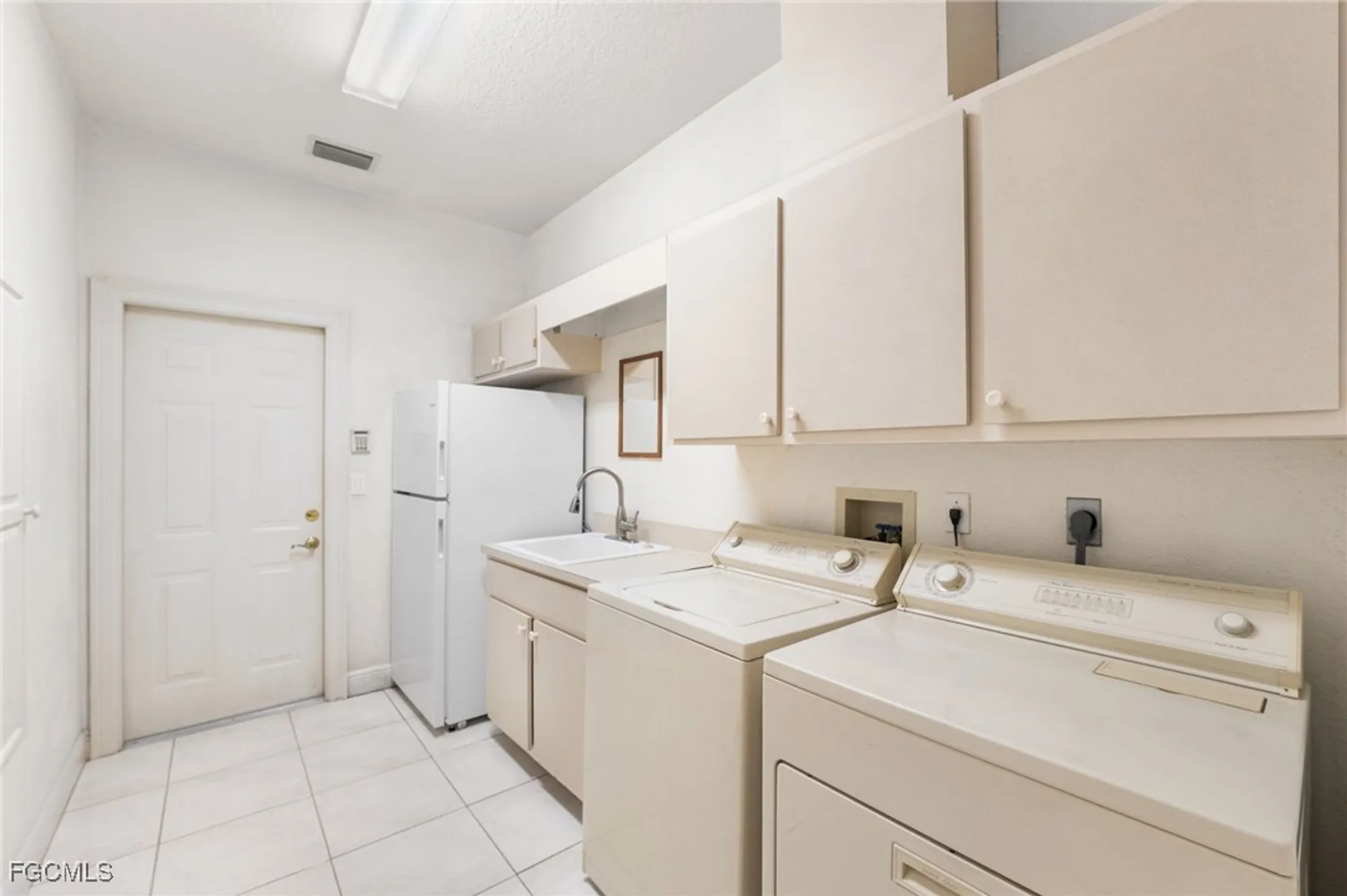 Property Slideshow image 26 of 49 | 11341 longwater chase ct, Fort Myers, FL, 33908