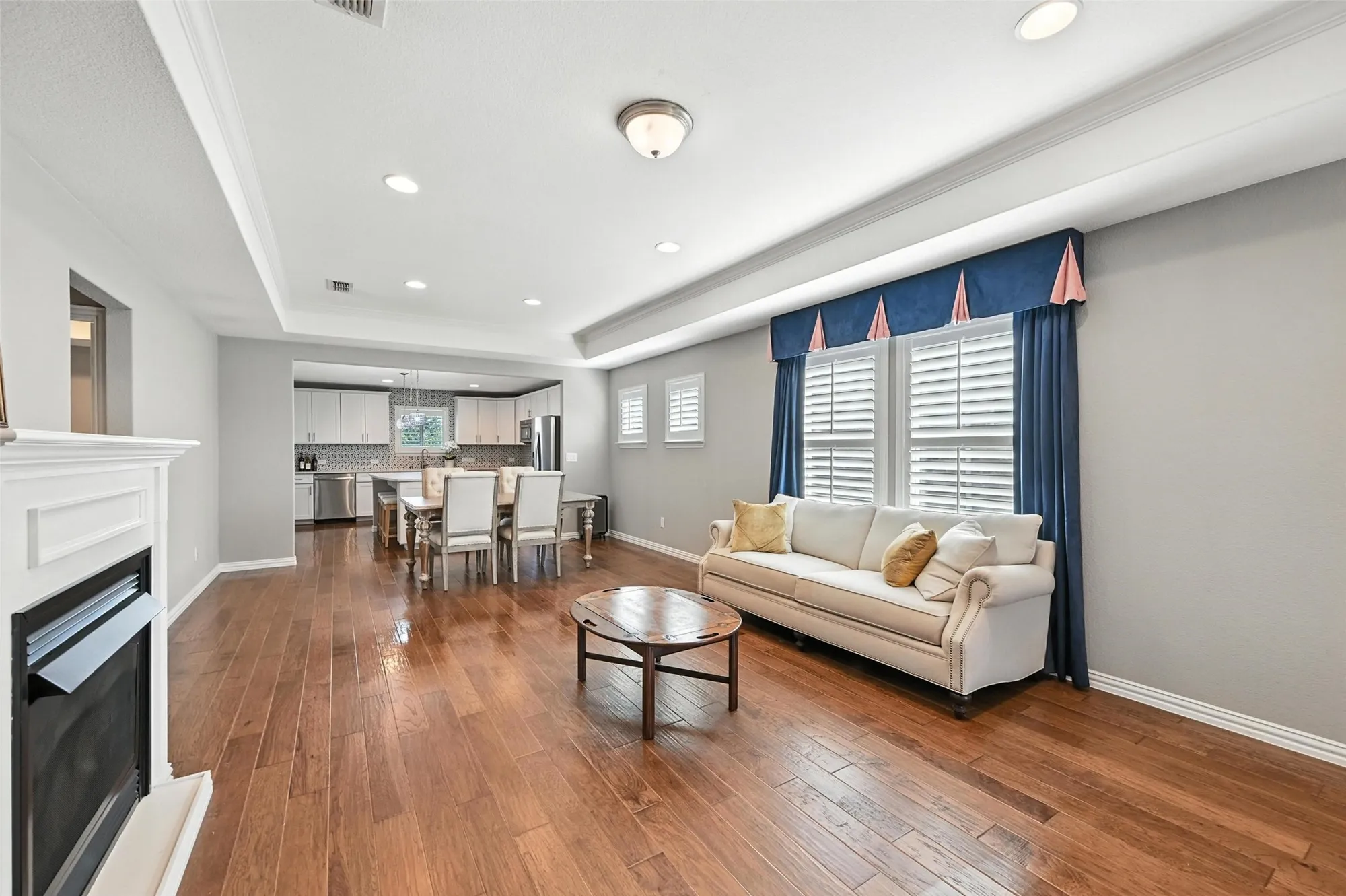 Property Slideshow image 13 of 39 | 2306 feathering dr, Frisco, TX, 75036