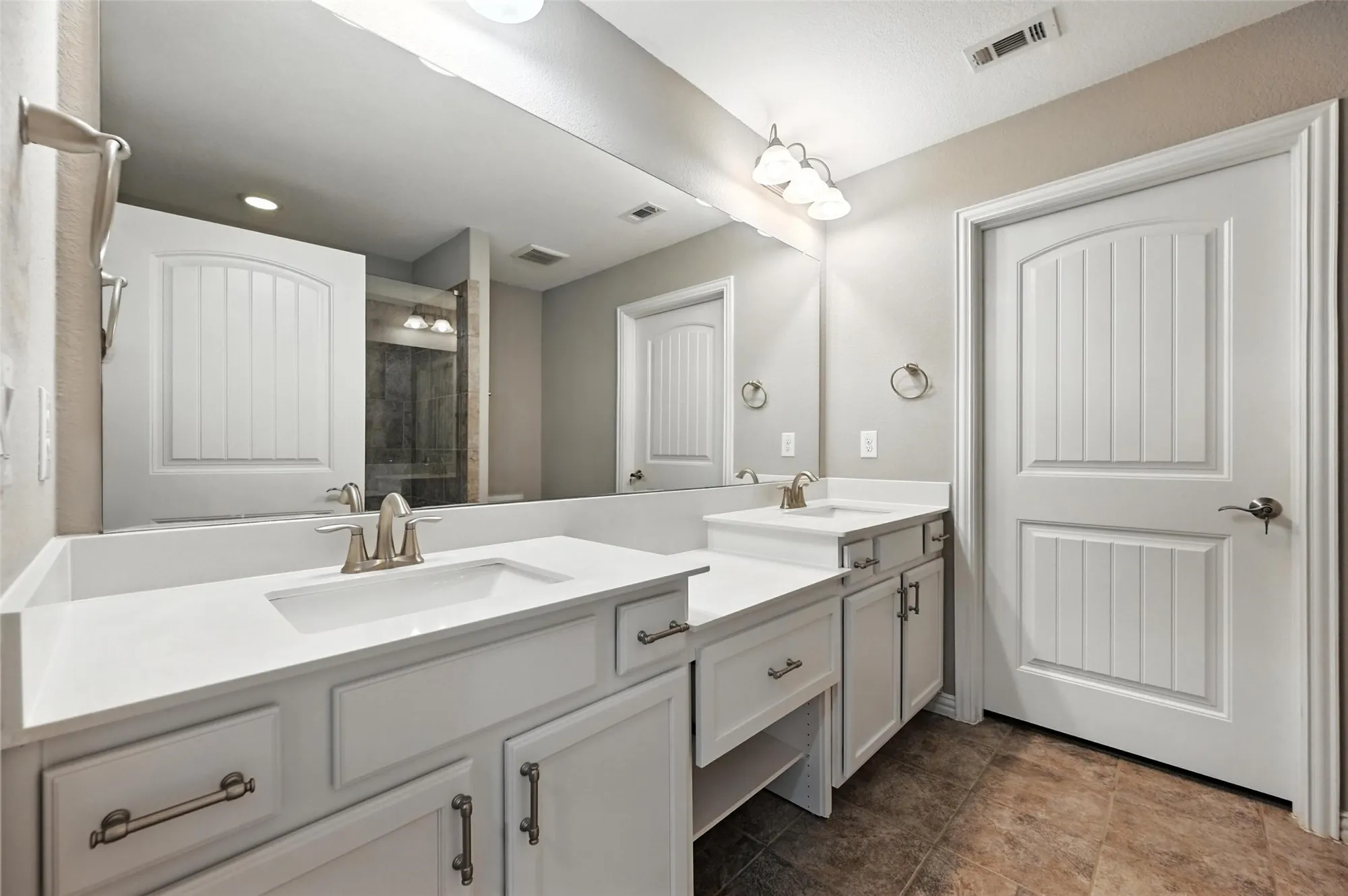 Property Slideshow image 22 of 39 | 2306 feathering dr, Frisco, TX, 75036