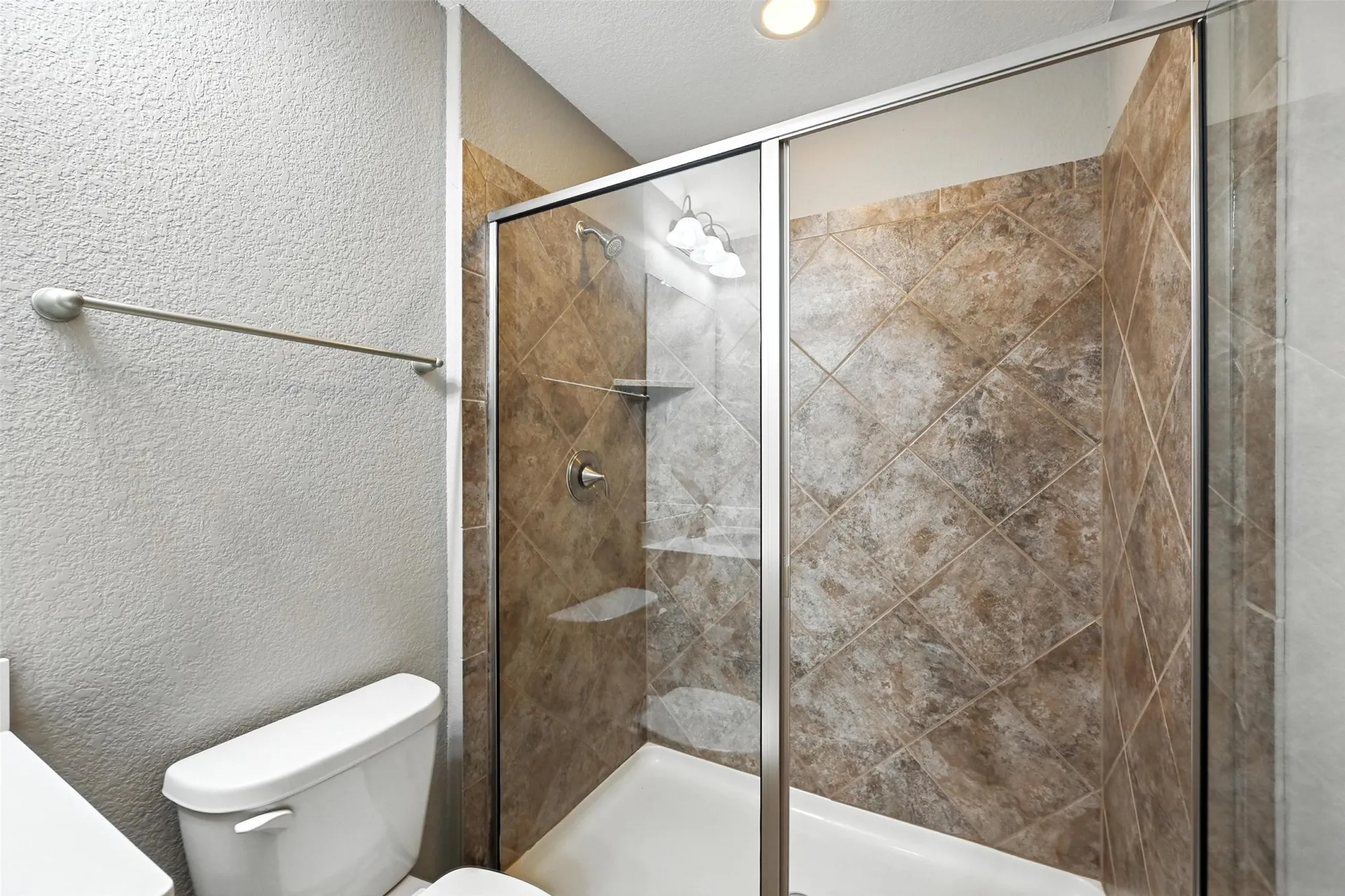 Property Slideshow image 32 of 39 | 2306 feathering dr, Frisco, TX, 75036