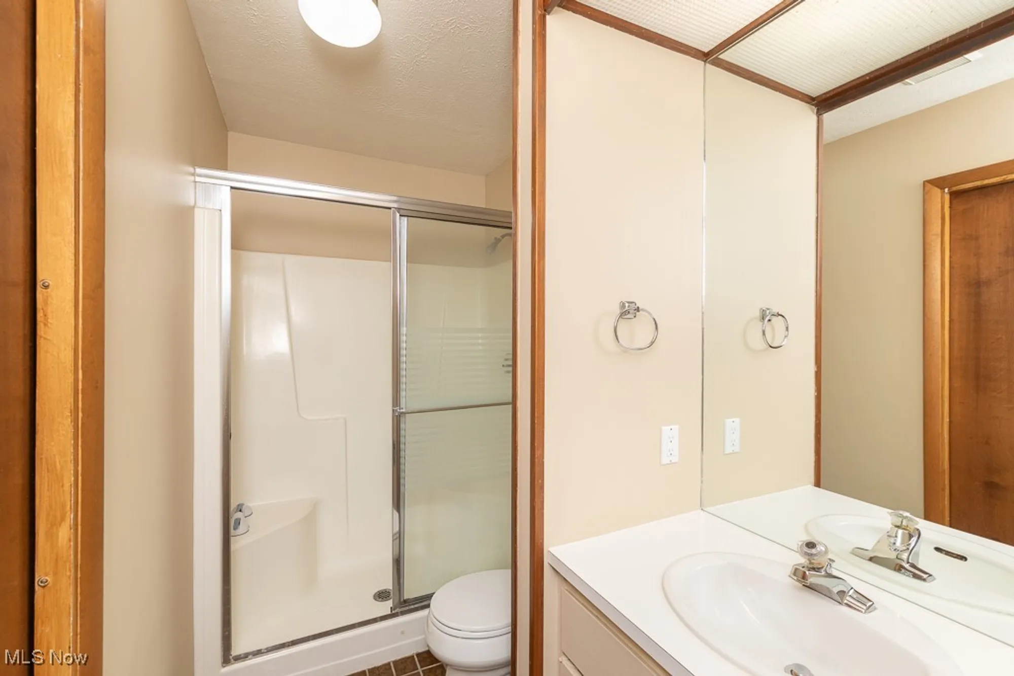 Property Slideshow image 17 of 34 | 22300 rock creek cir, Strongsville, OH, 44149