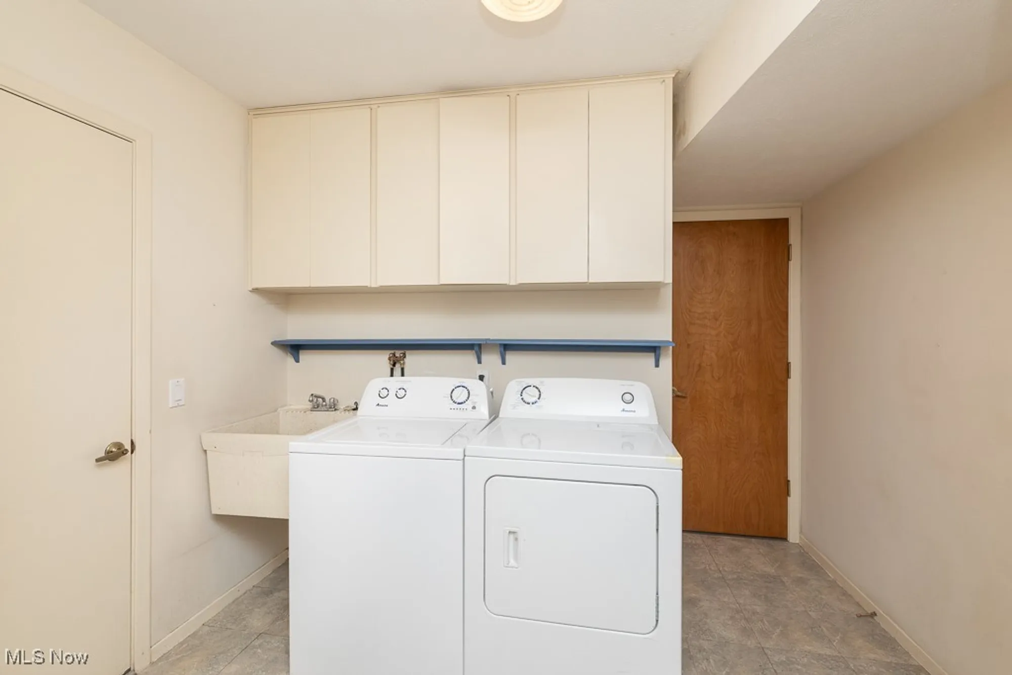 Property Slideshow image 19 of 34 | 22300 rock creek cir, Strongsville, OH, 44149