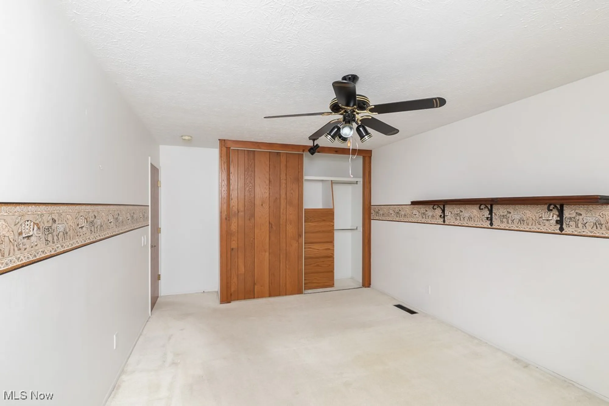 Property Slideshow image 25 of 34 | 22300 rock creek cir, Strongsville, OH, 44149