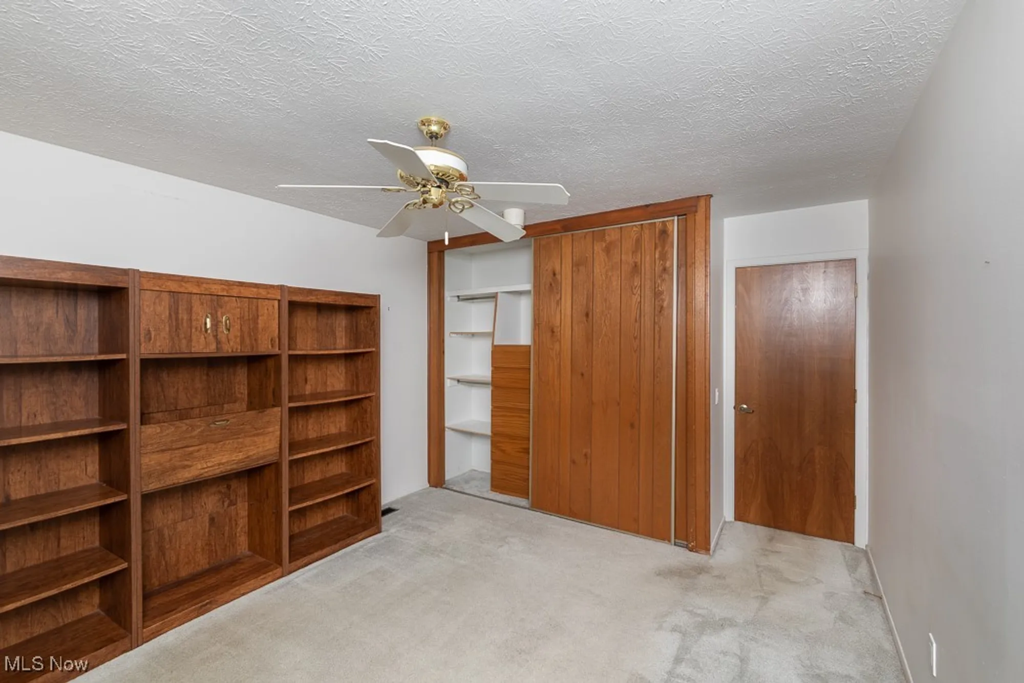 Property Slideshow image 27 of 34 | 22300 rock creek cir, Strongsville, OH, 44149