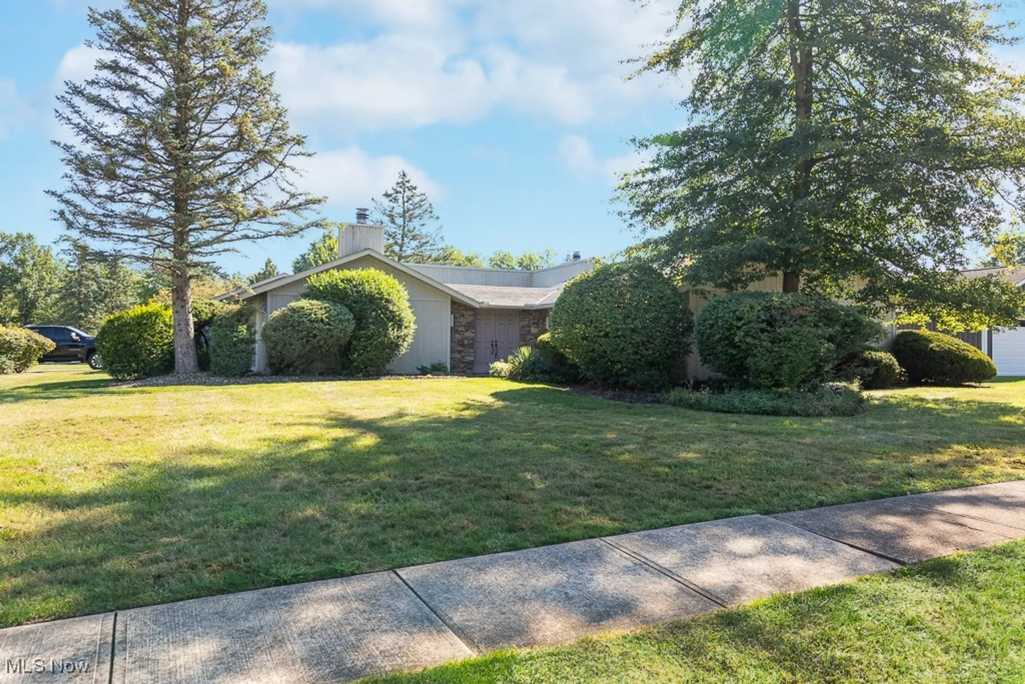 Property Slideshow image 2 of 34 | 22300 rock creek cir, Strongsville, OH, 44149