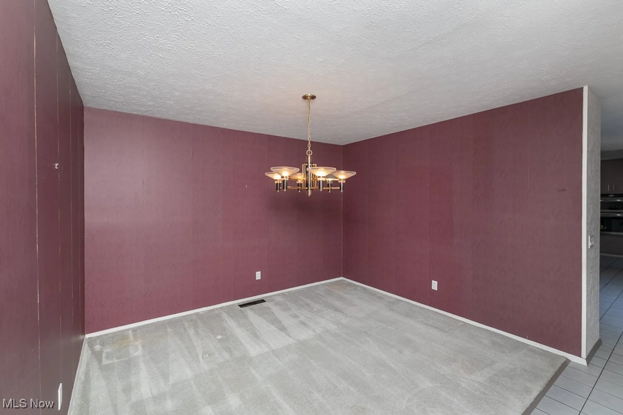 Property Slideshow image 21 of 34 | 22300 rock creek cir, Strongsville, OH, 44149