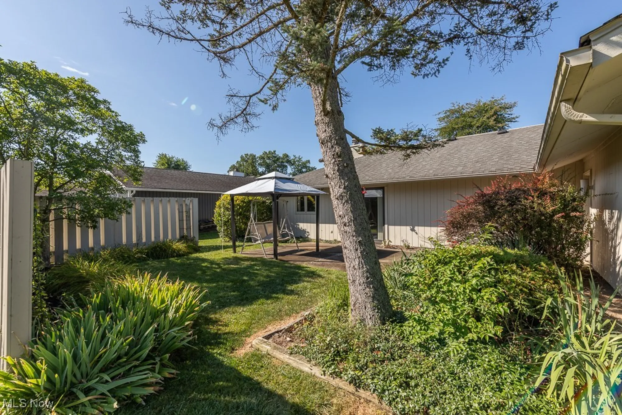 Property Slideshow image 30 of 34 | 22300 rock creek cir, Strongsville, OH, 44149