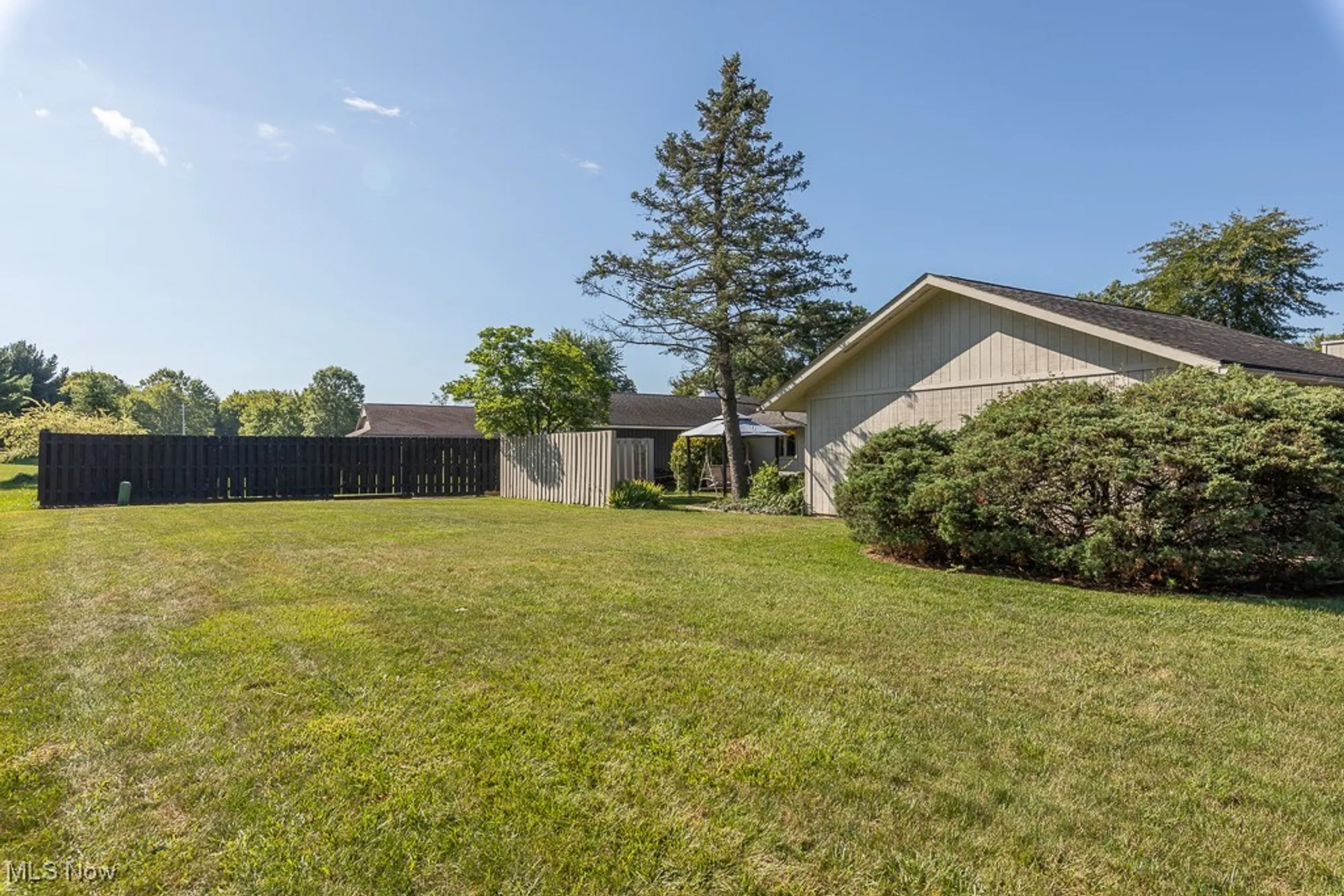 Property Slideshow image 31 of 34 | 22300 rock creek cir, Strongsville, OH, 44149