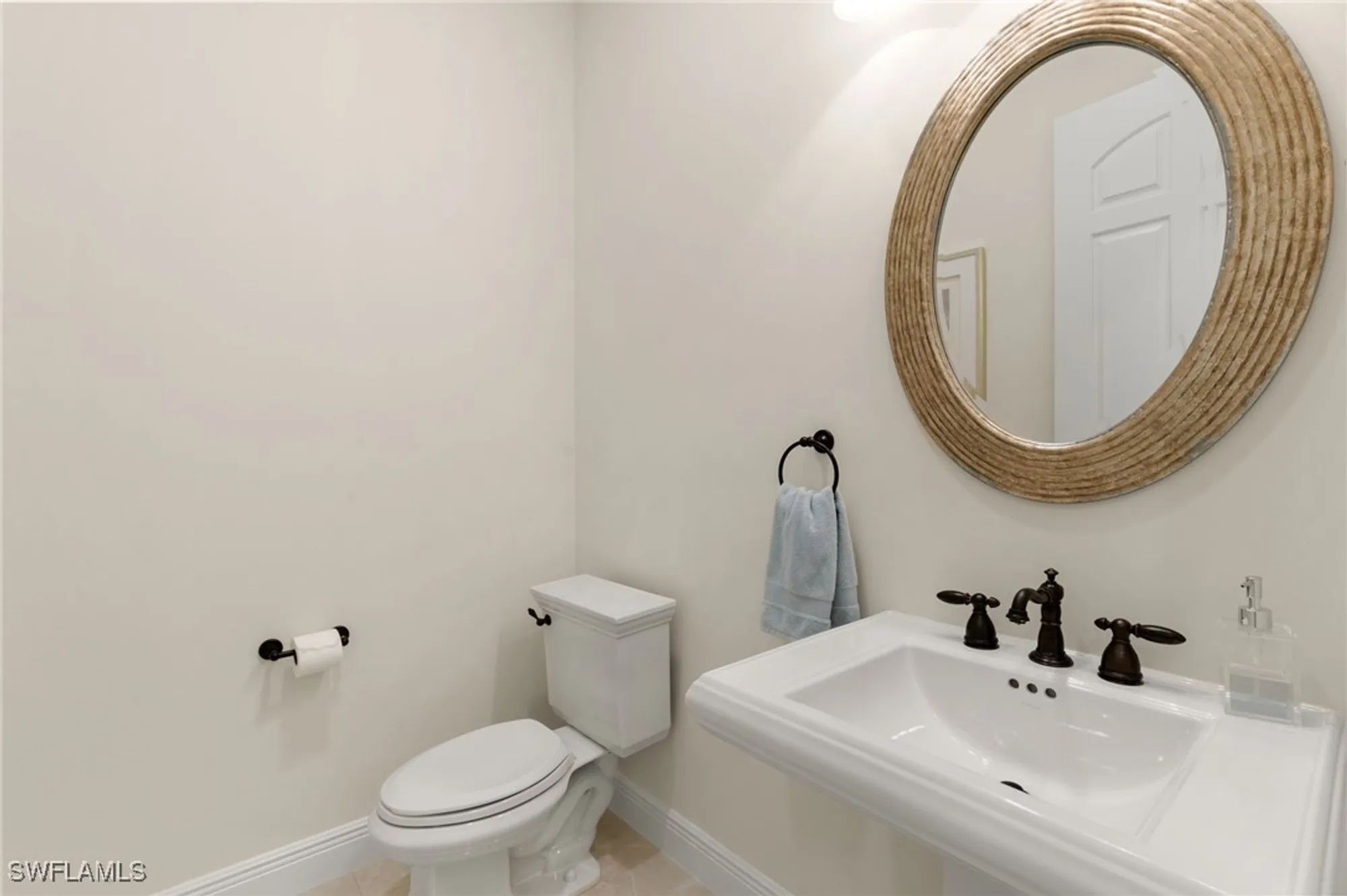 Property Slideshow image 23 of 47 | 5962 hammock isles cir, Naples, FL, 34119