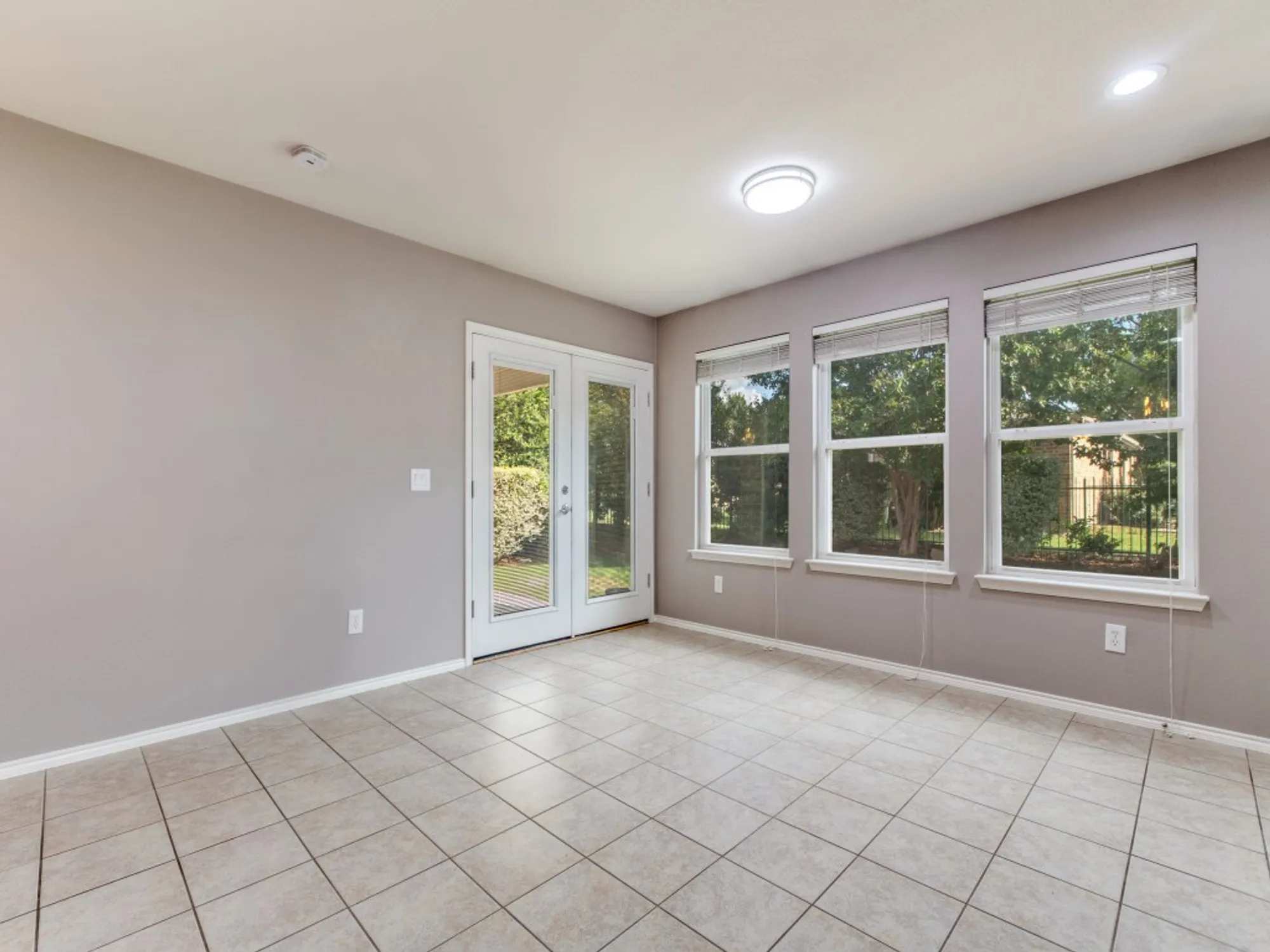 Property Slideshow image 14 of 40 | 1649 antelope hills dr, Frisco, TX, 75036