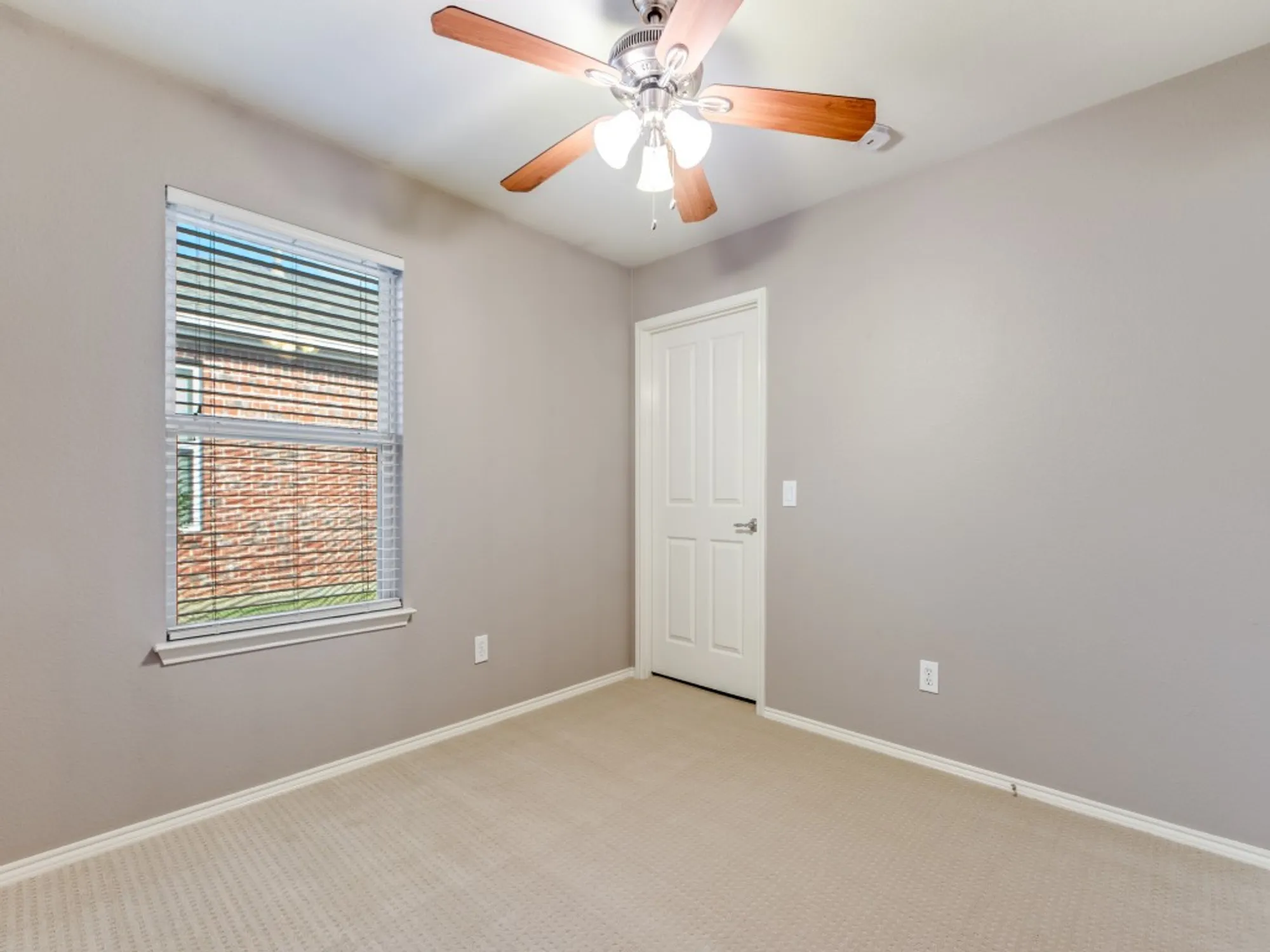 Property Slideshow image 17 of 40 | 1649 antelope hills dr, Frisco, TX, 75036