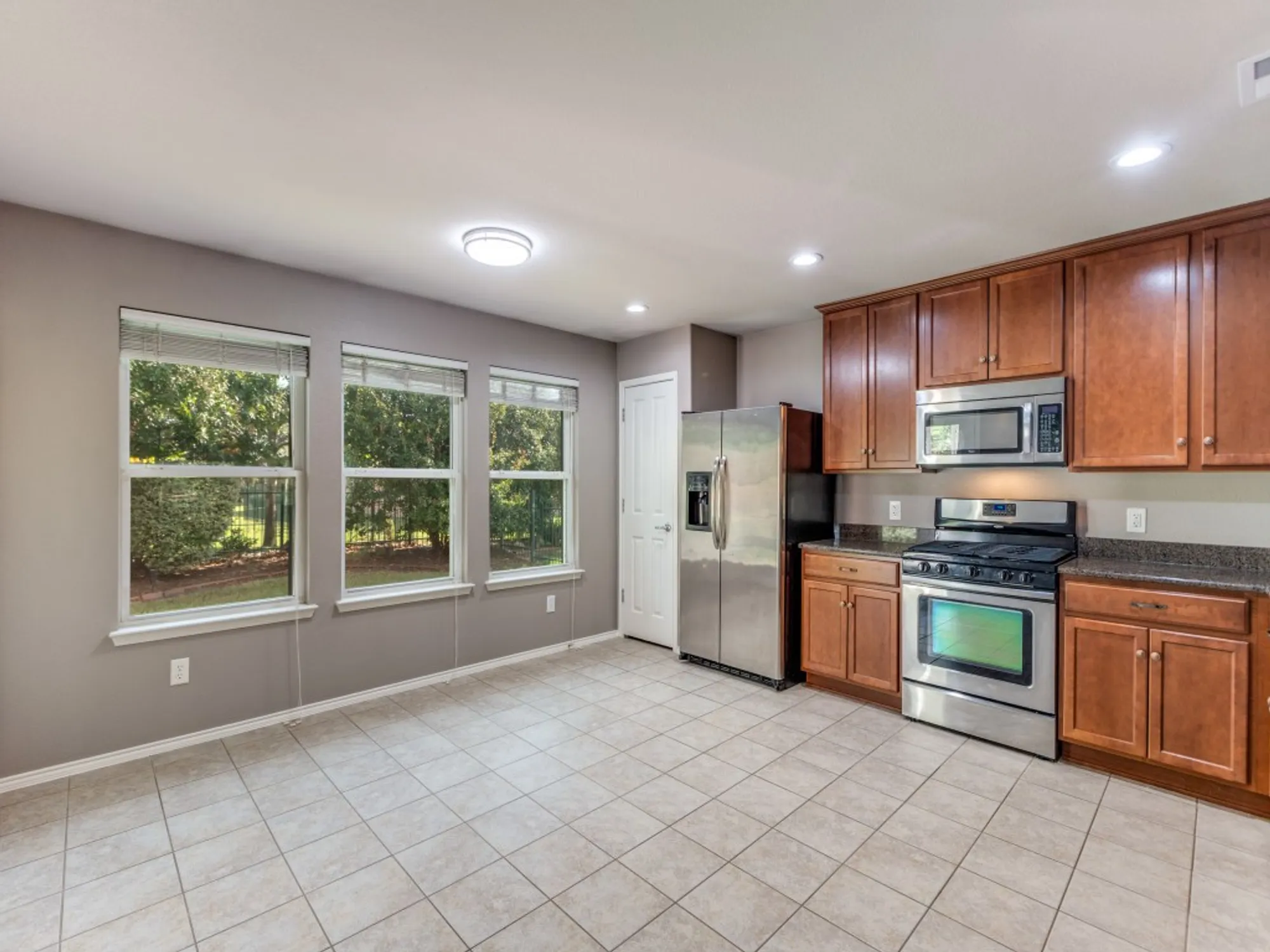 Property Slideshow image 11 of 40 | 1649 antelope hills dr, Frisco, TX, 75036